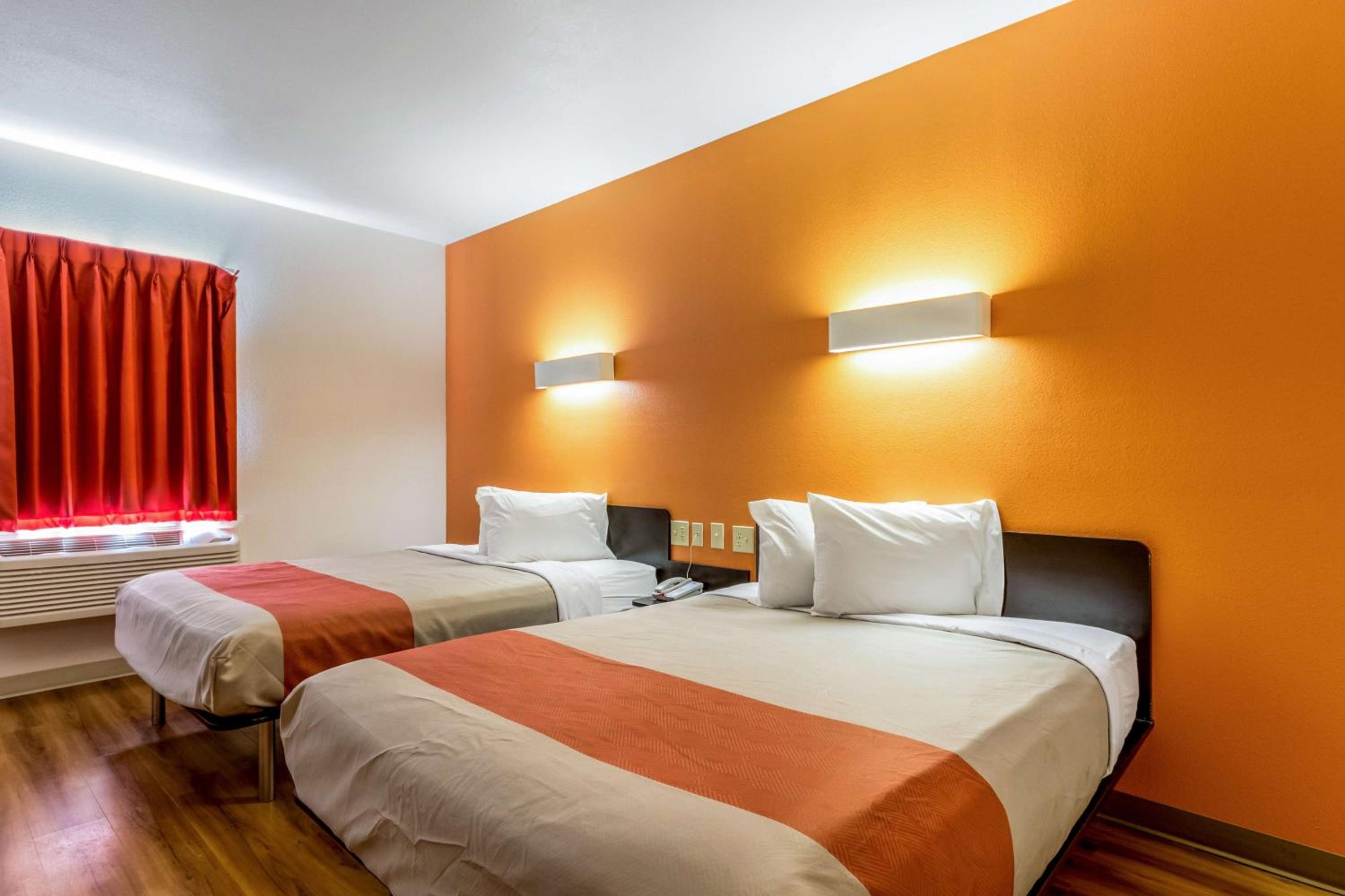 Queen Room with Two Queen Beds - Disability Access - Non-Smoking photo 2