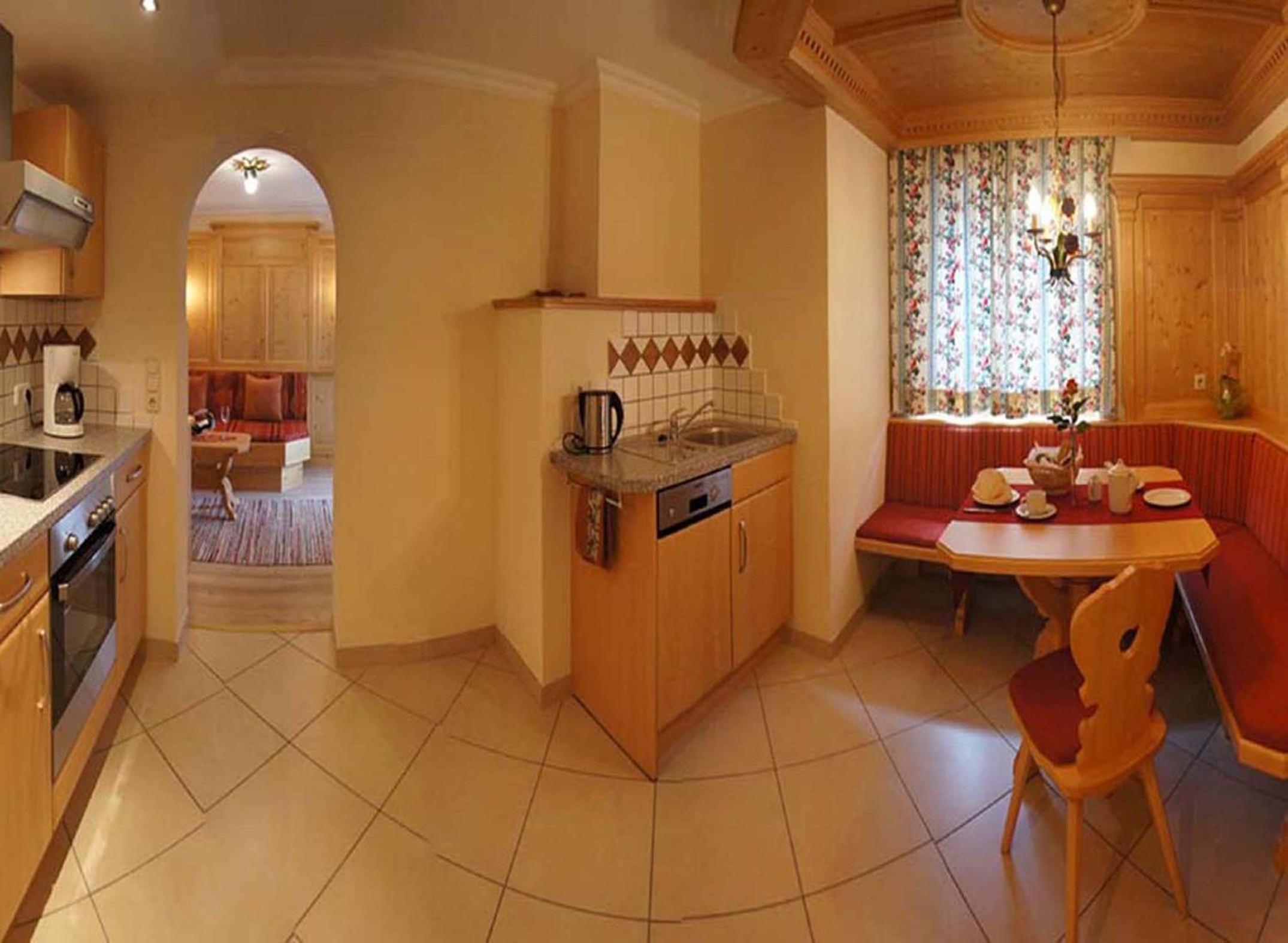 One-Bedroom Apartment with Balcony photo 3