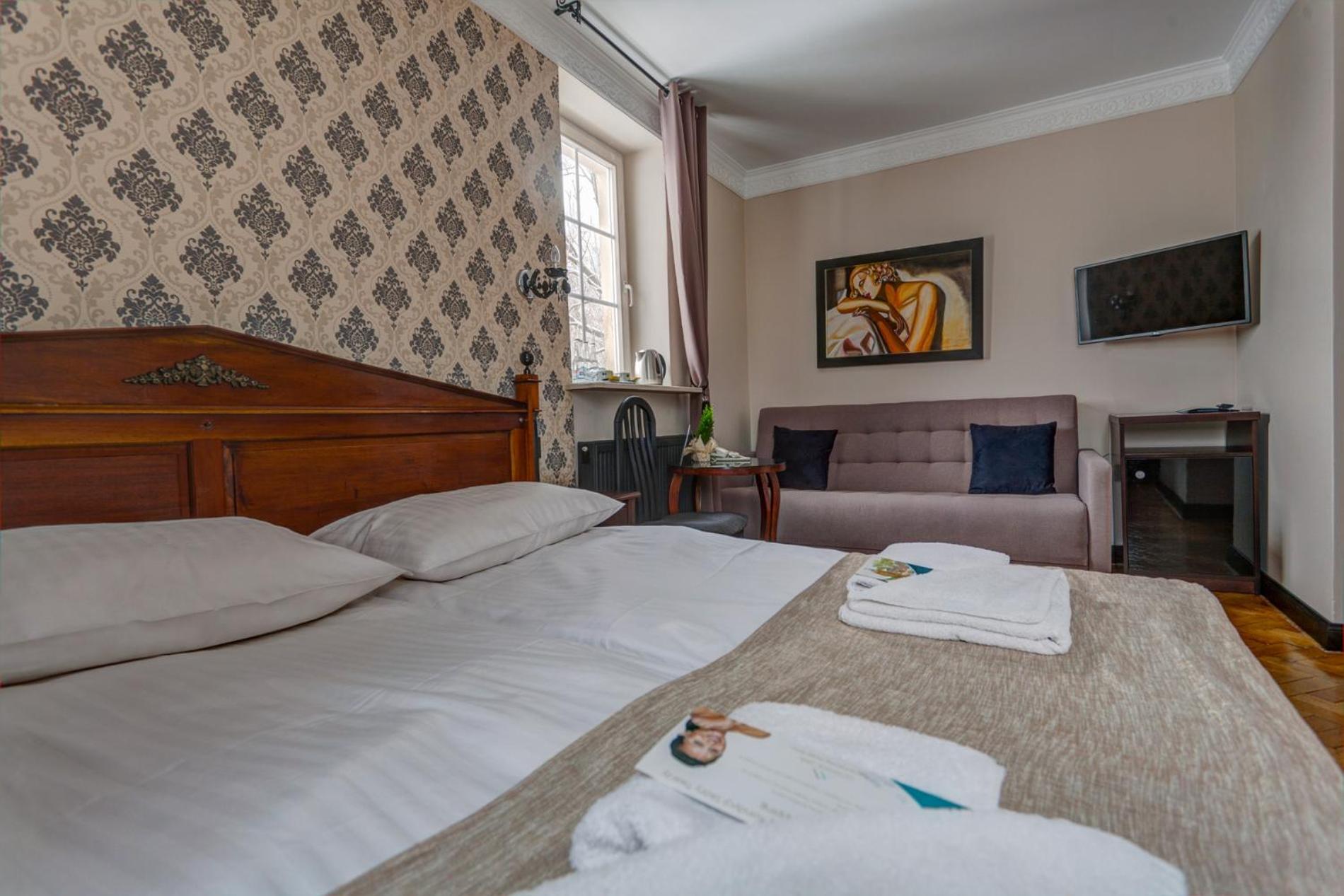 Premium Double Room with Shower photo 2