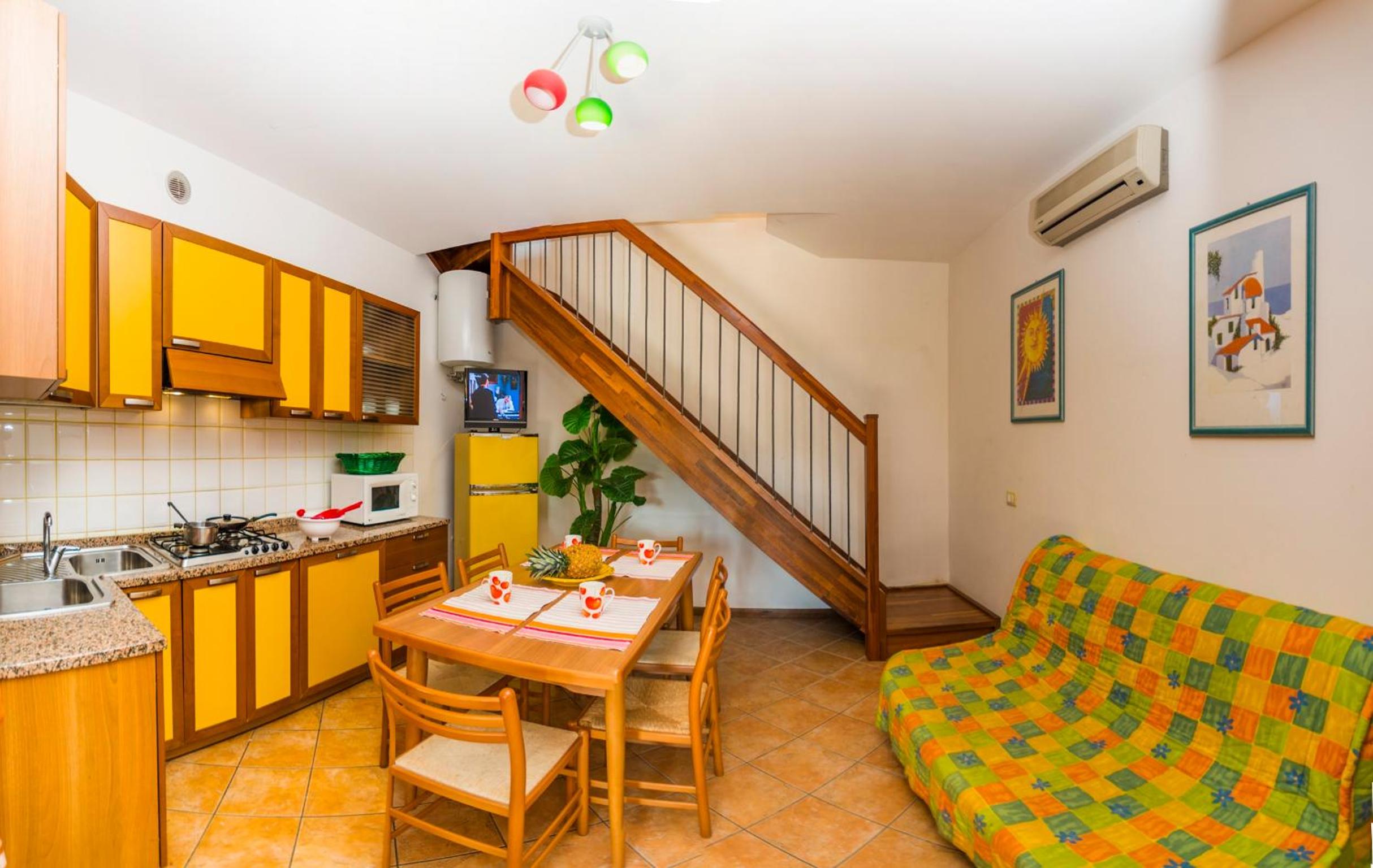Two-Bedroom Apartment - Split Level - Photo 7