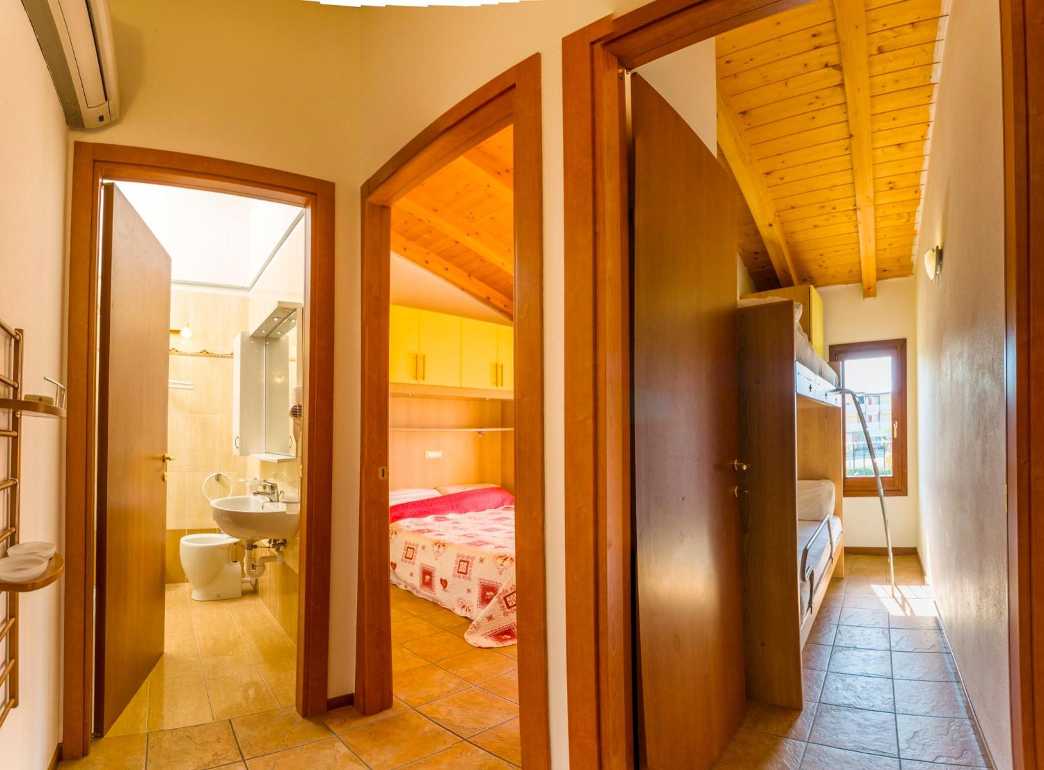 Two-Bedroom Apartment - Split Level - Photo 10