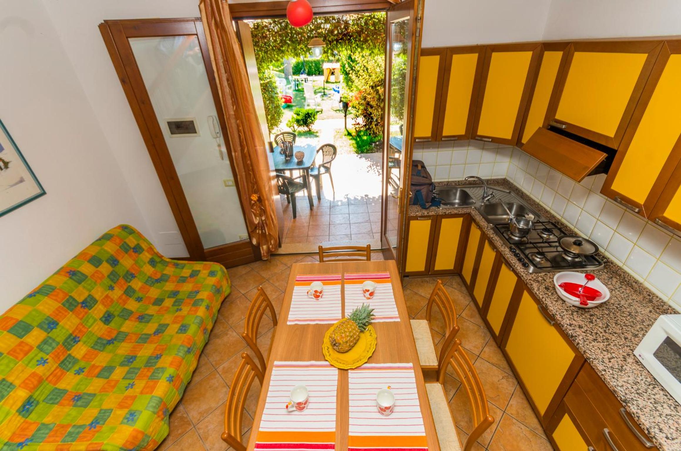 Two-Bedroom Apartment - Split Level - Photo 27