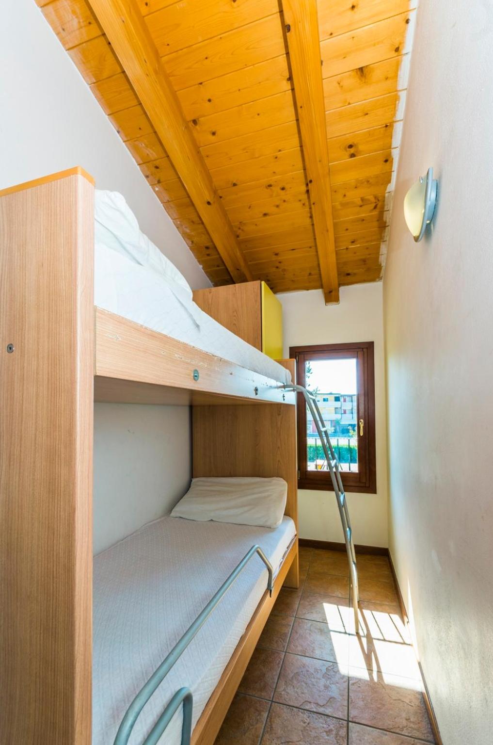 Two-Bedroom Apartment - Split Level - Photo 28