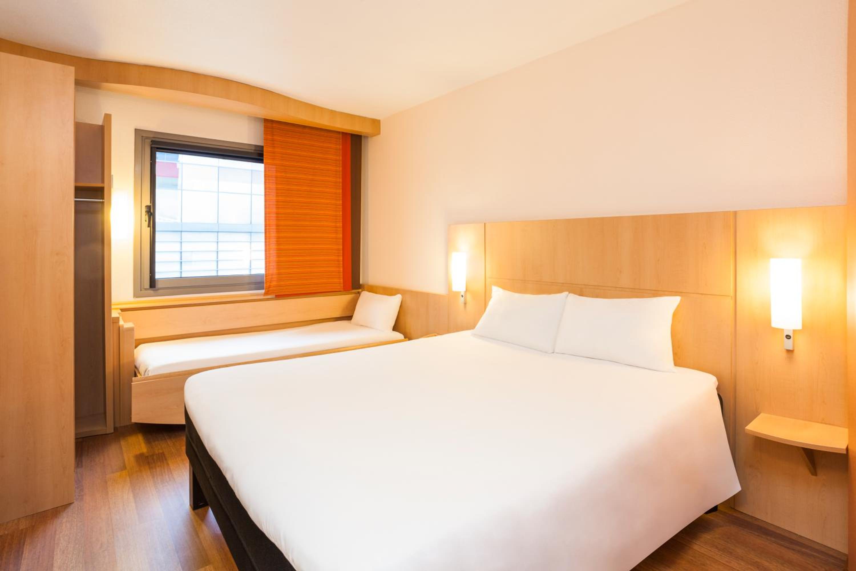 Double Room with Extra Bed - Photo 3