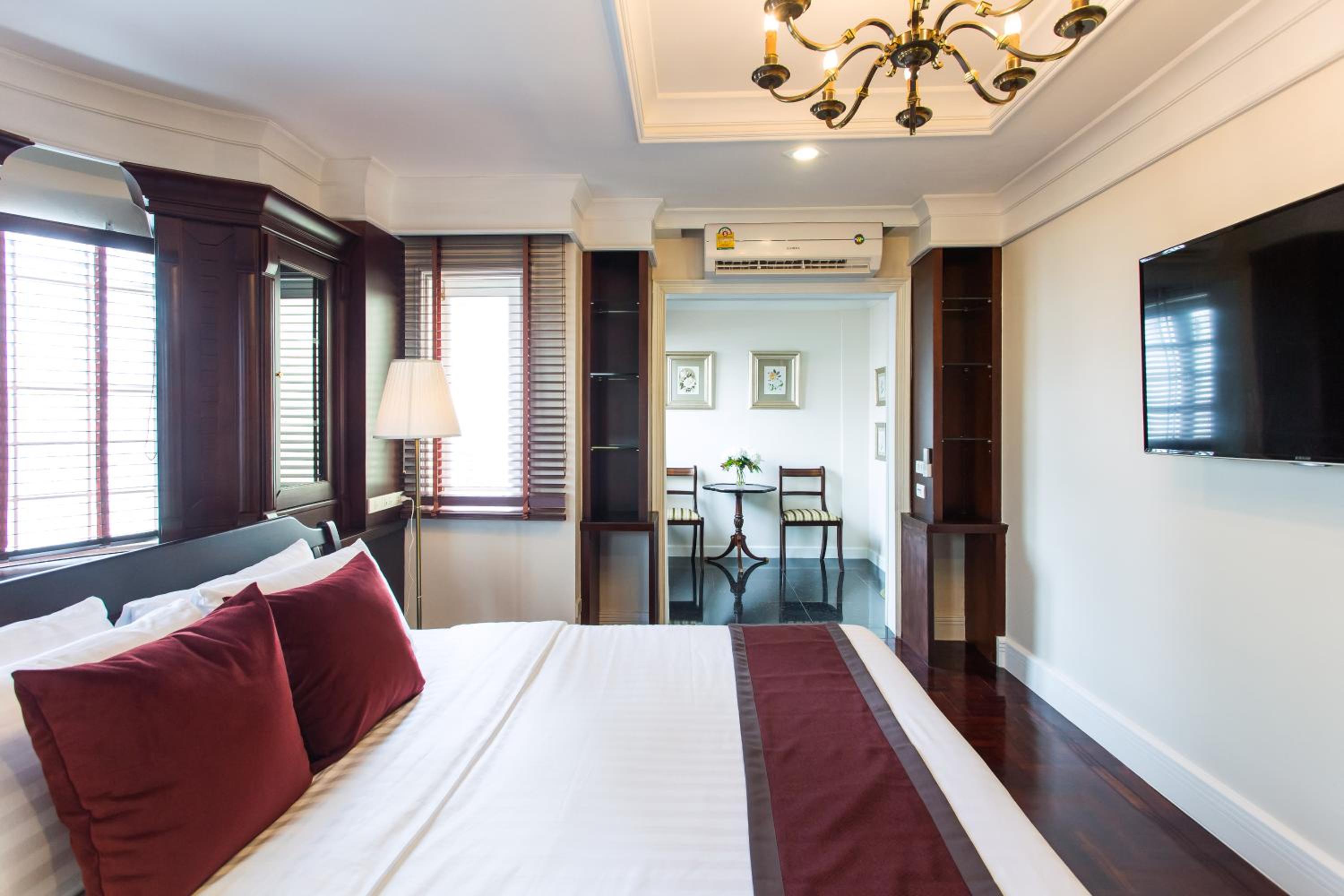 Deluxe King Room photo 2