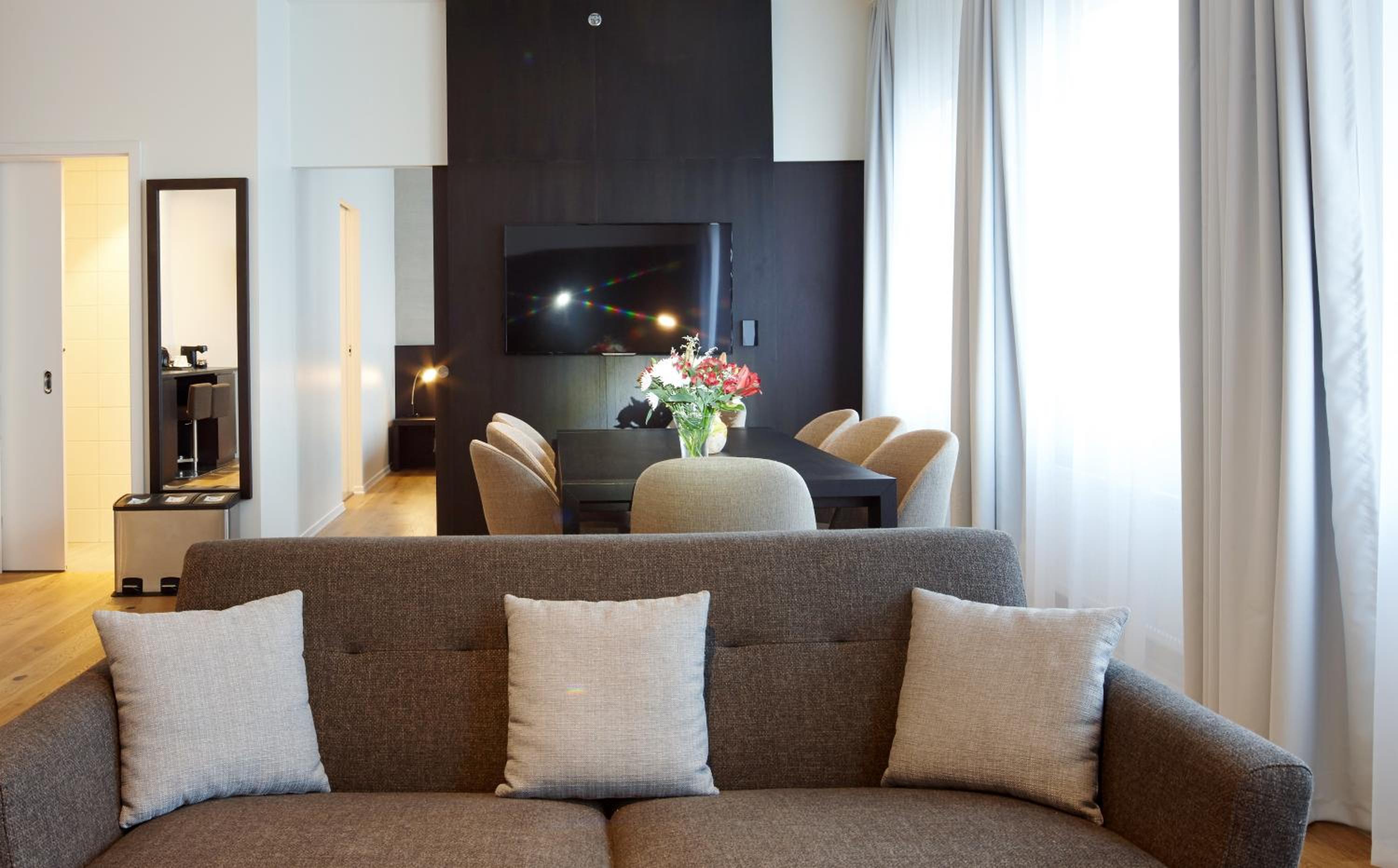 Executive Suite photo 2