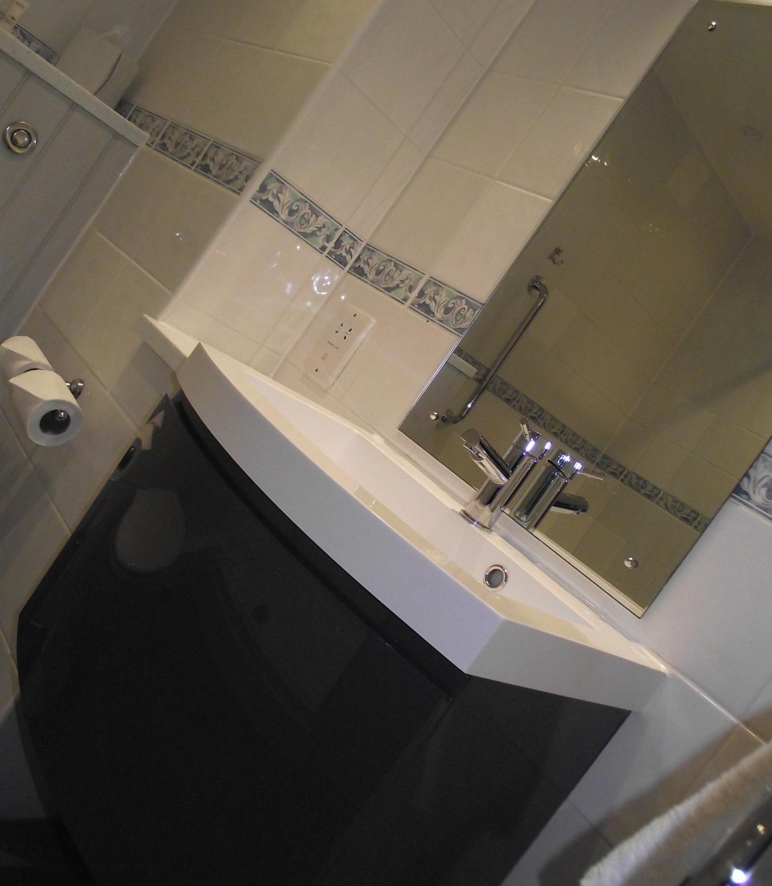 Double Room - Photo 9