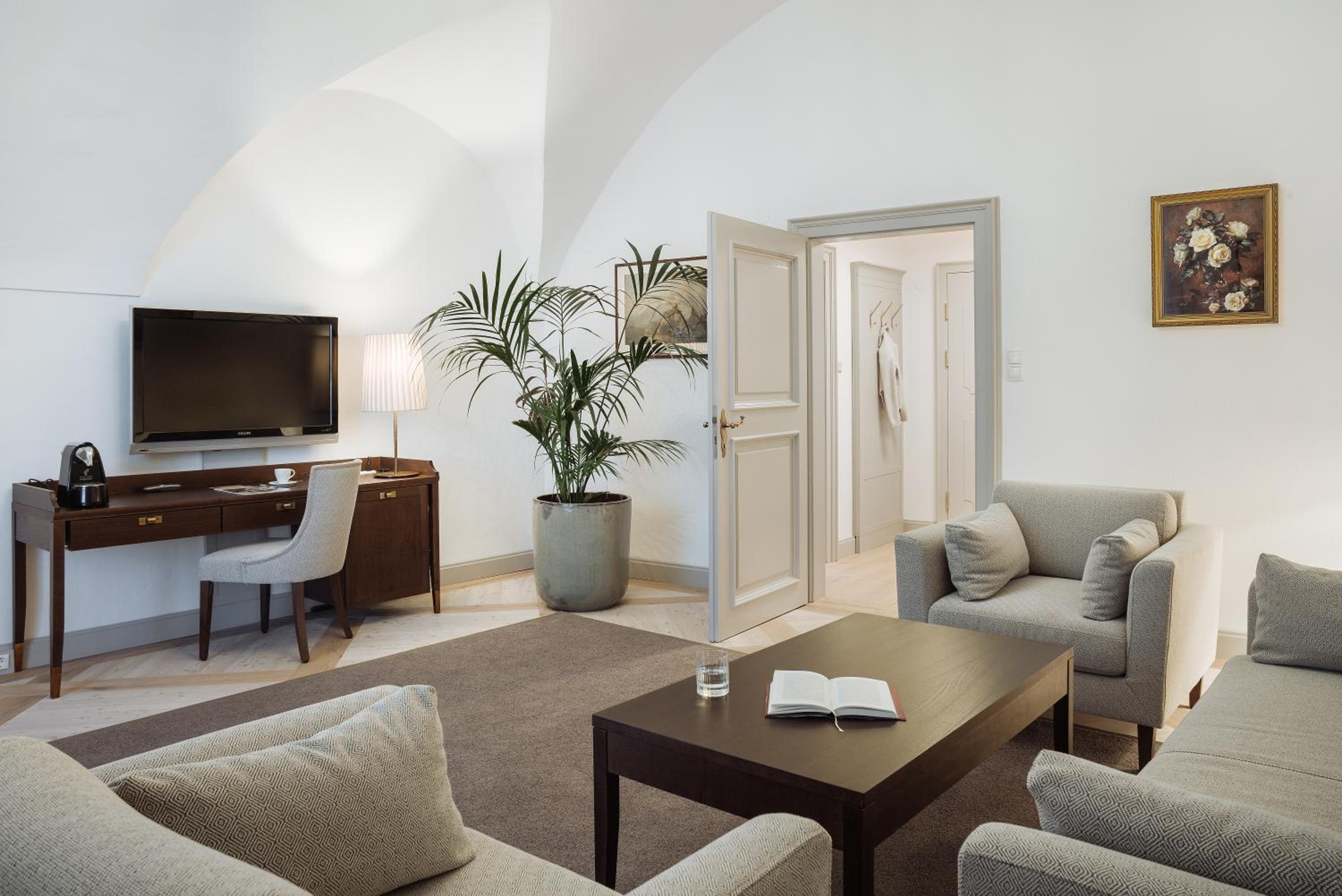 Linden Tree Suite