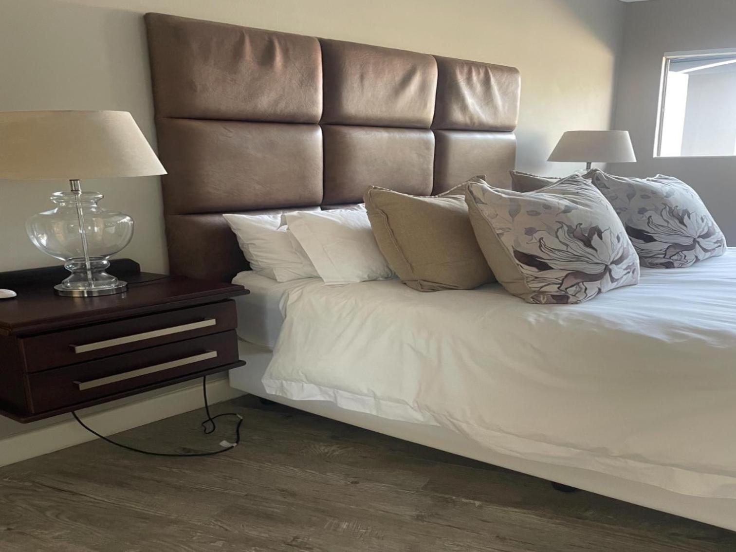 Deluxe Queen Suite photo 2