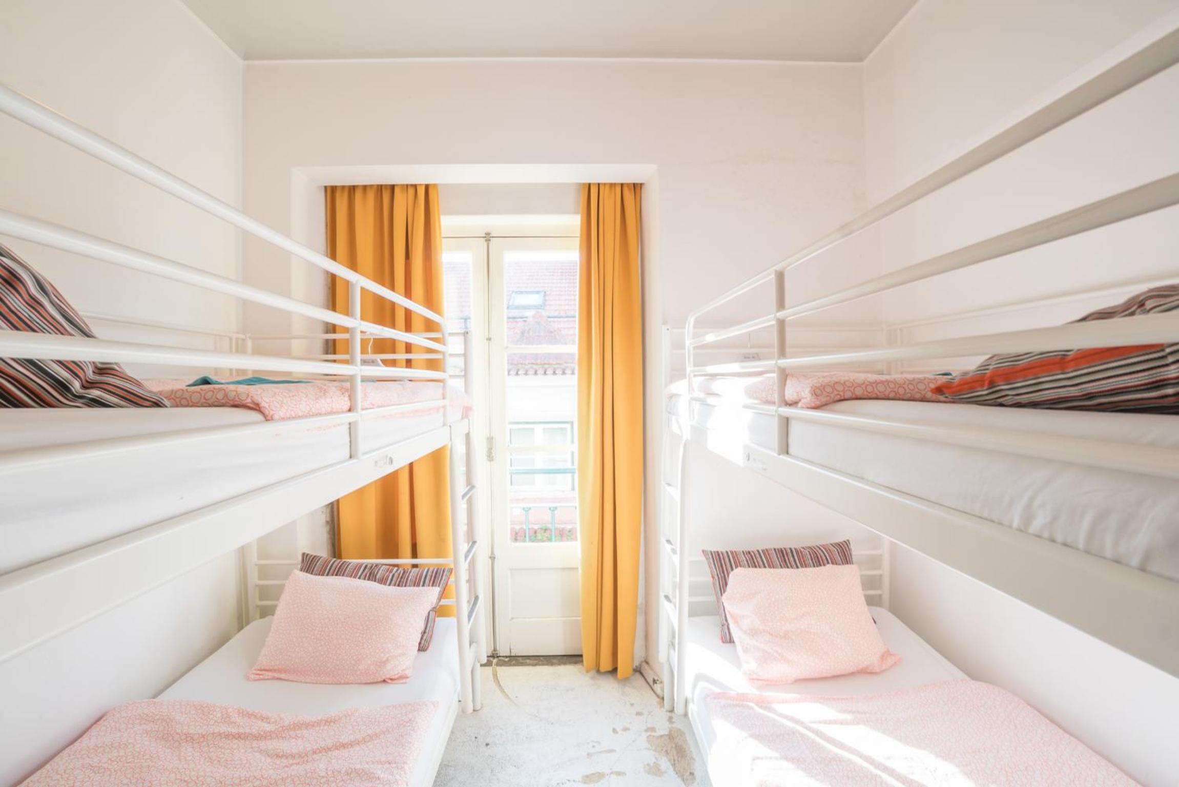 Bed in 6-Bed Dormitory Room photo 2