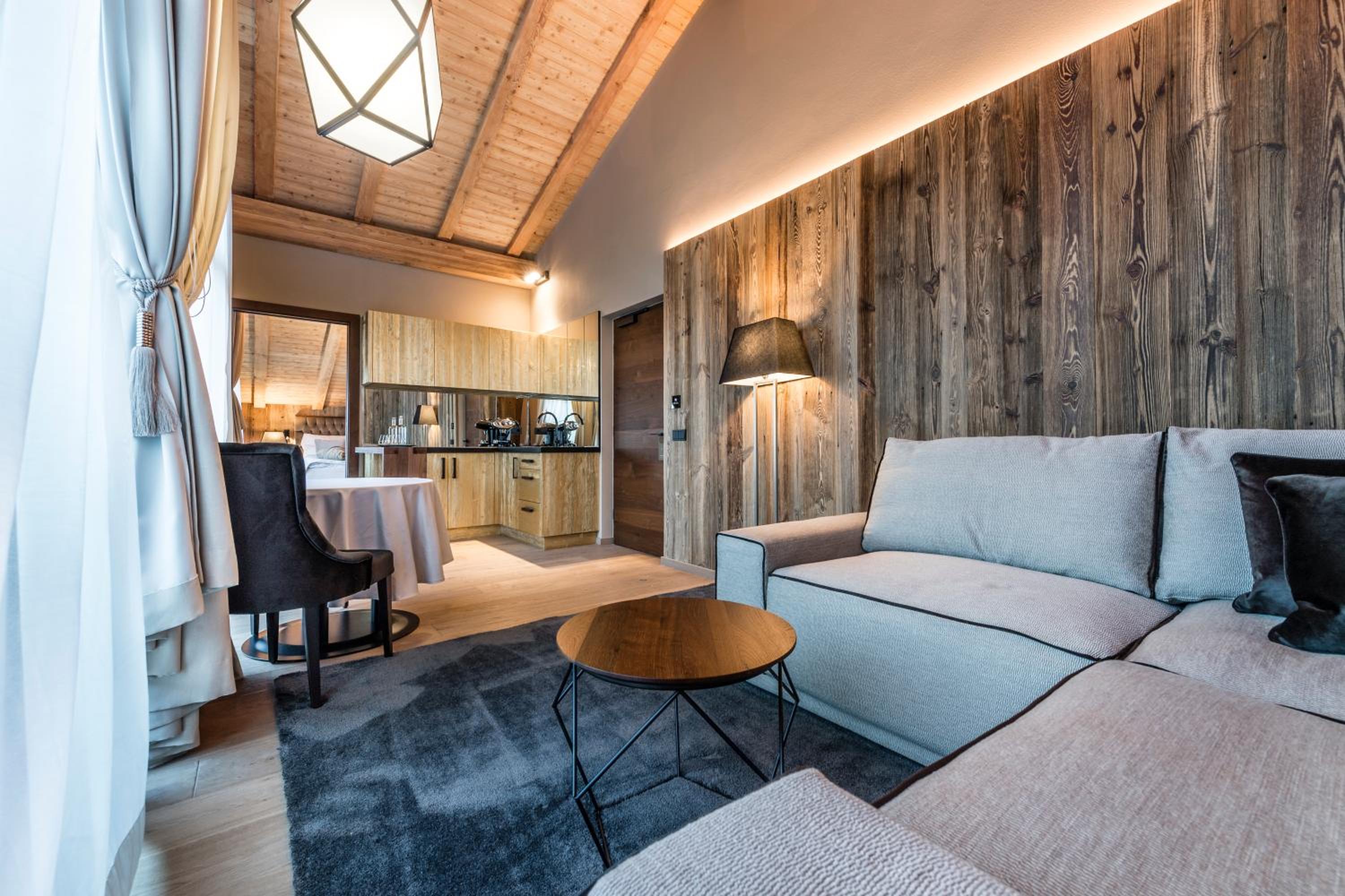 Suite with Mountain View