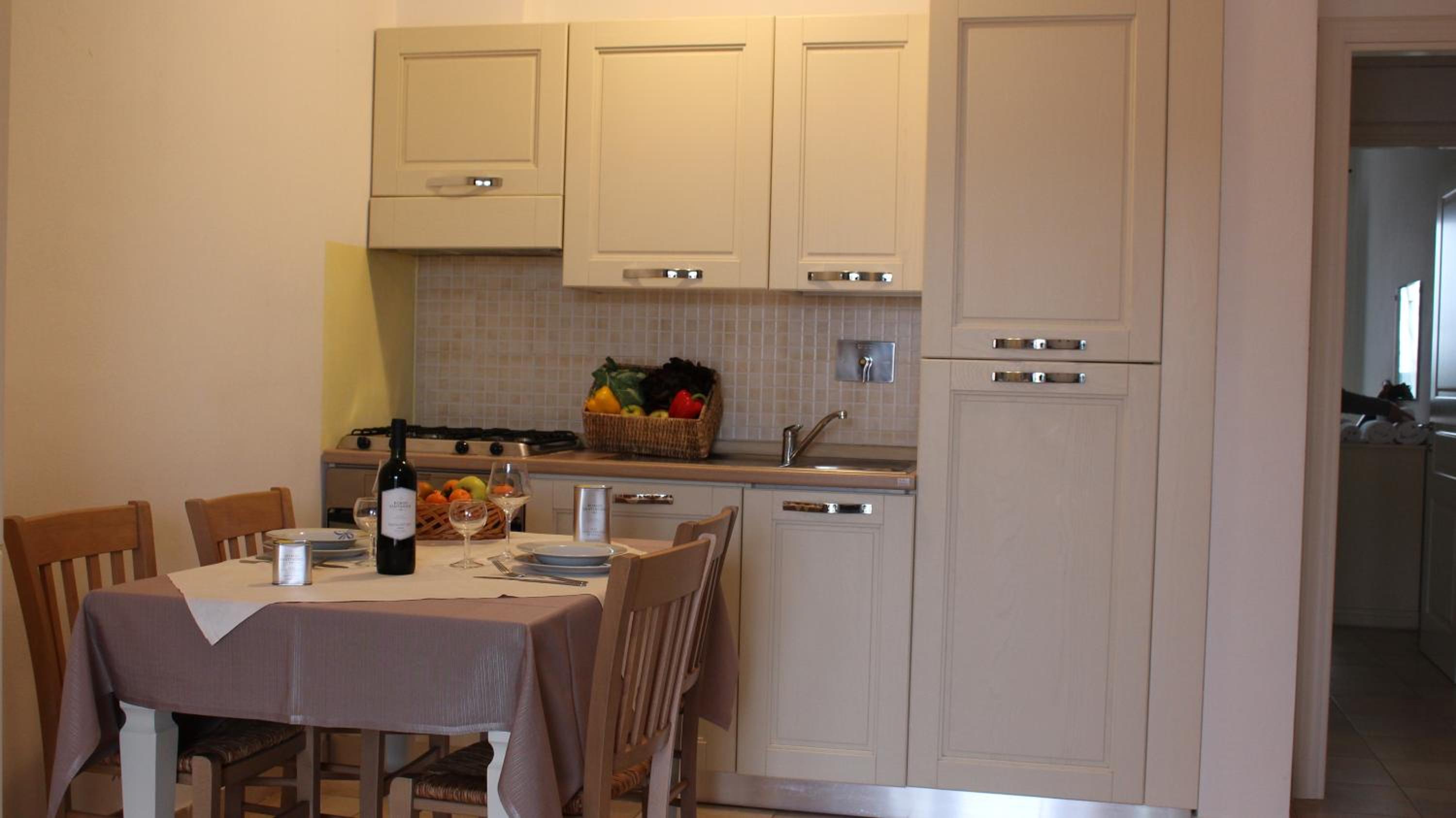 One-Bedroom Apartment - Photo 2