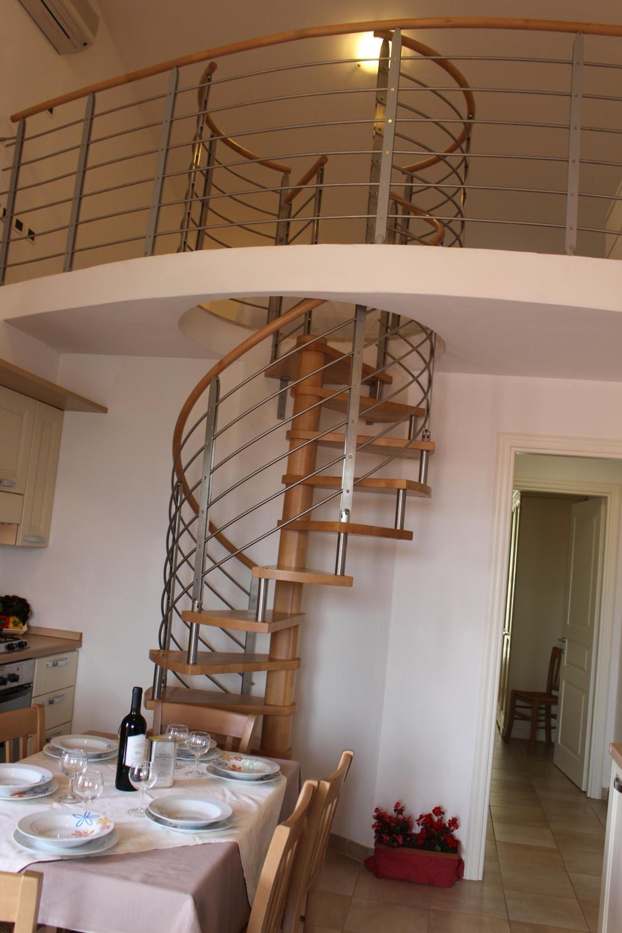 One-Bedroom Apartment - Split Level - Photo 7
