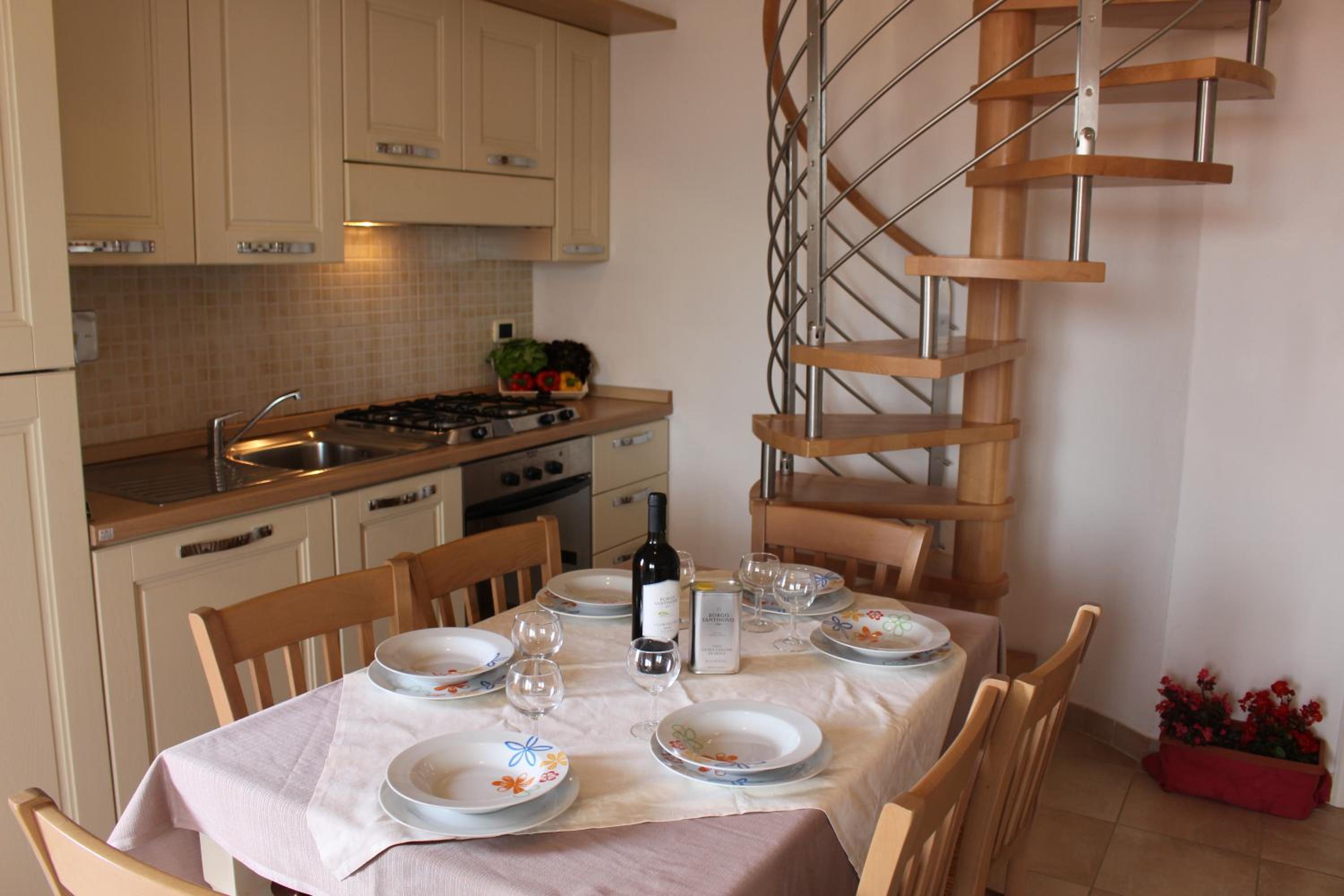 One-Bedroom Apartment - Split Level - Photo 8