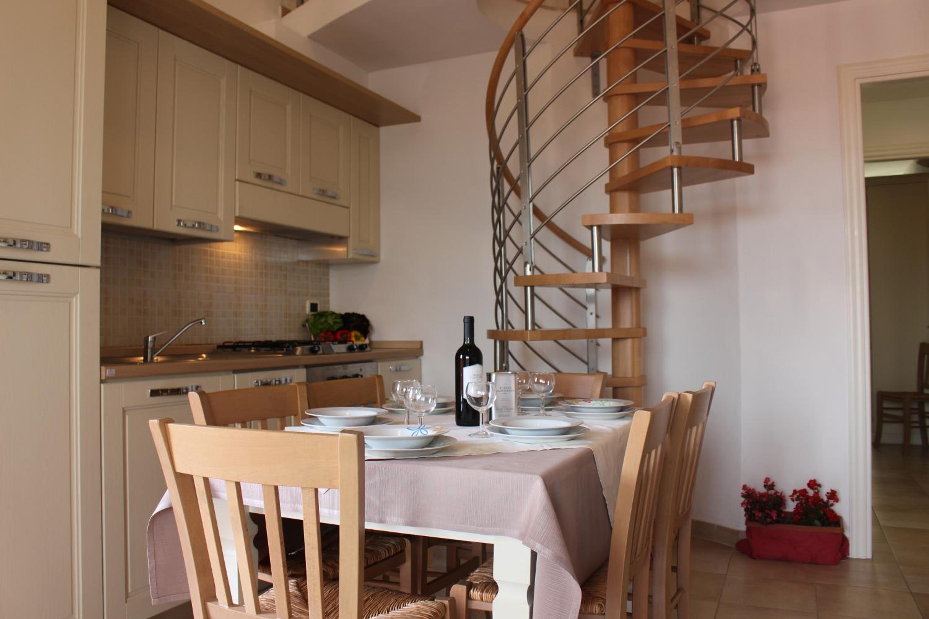 One-Bedroom Apartment - Split Level - Photo 9