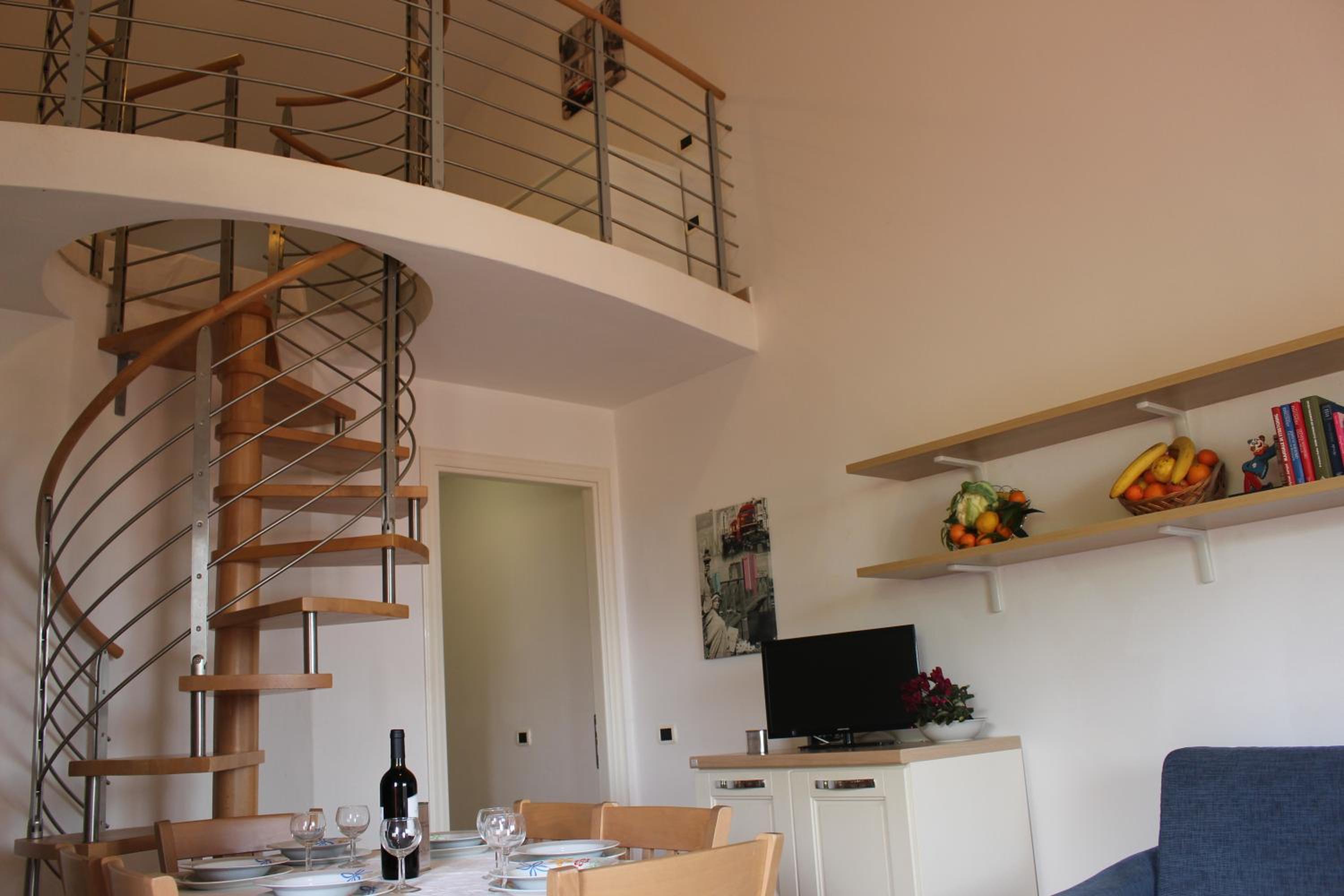 One-Bedroom Apartment - Split Level - Photo 11