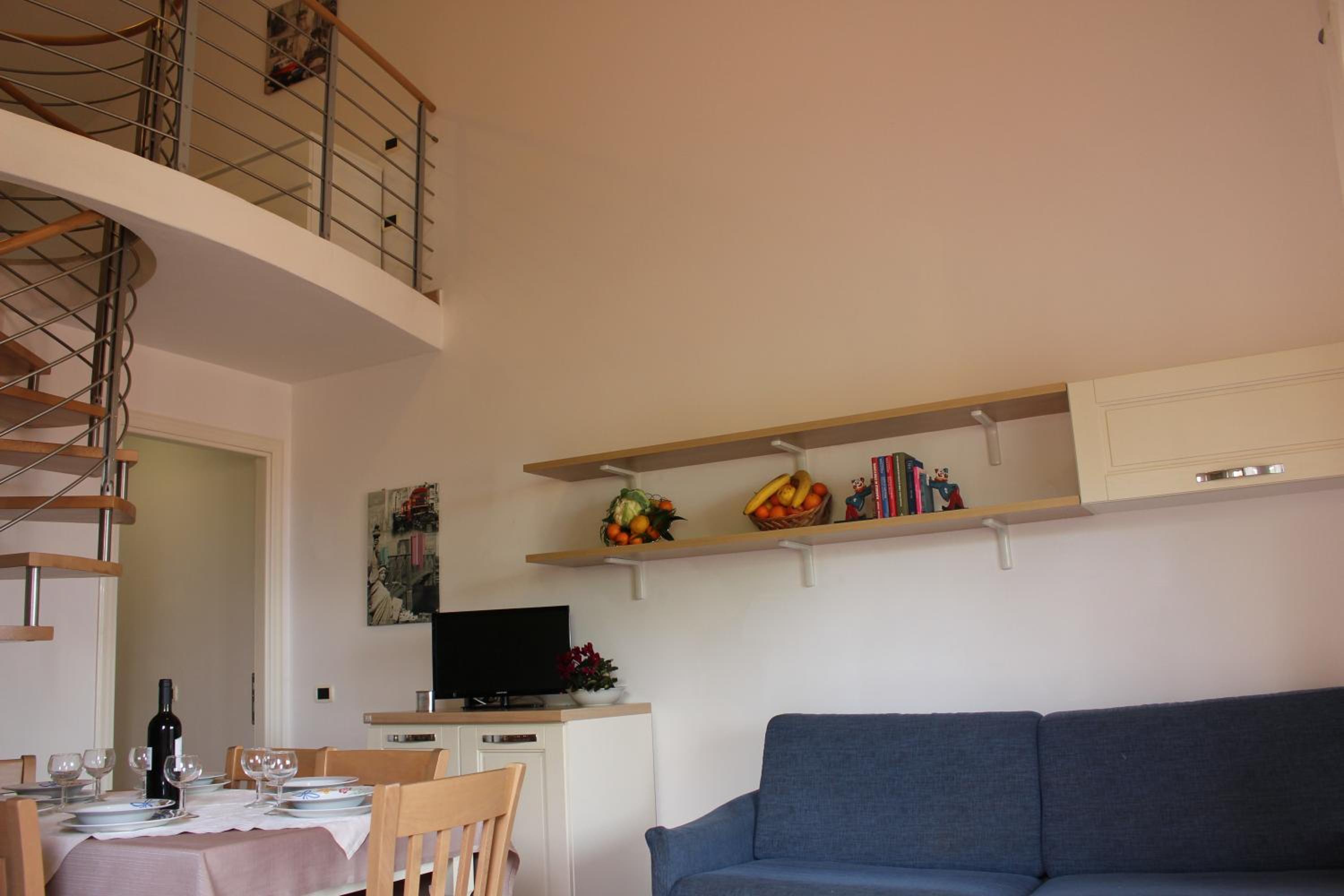 One-Bedroom Apartment - Split Level - Photo 13
