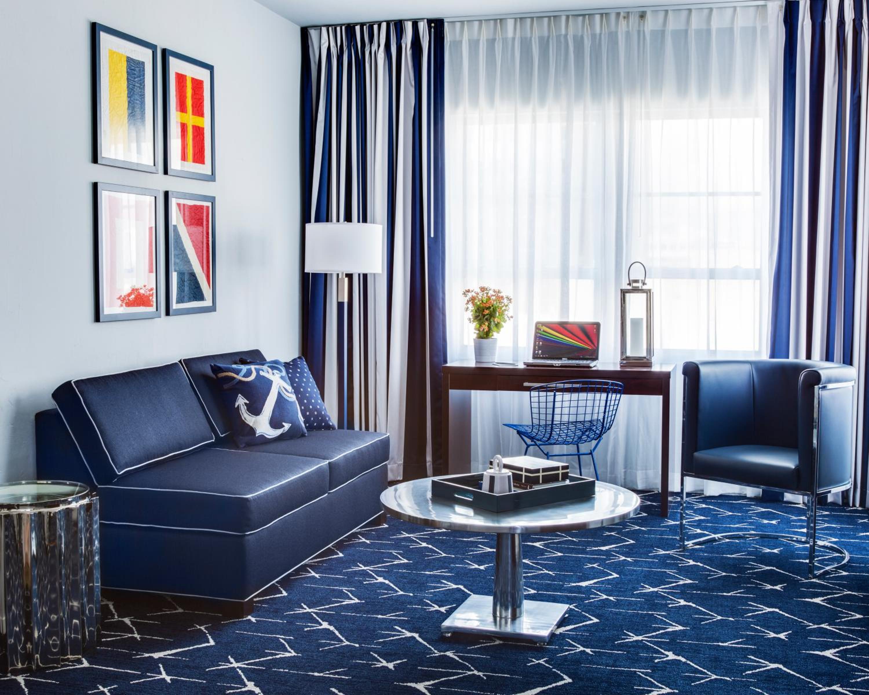 Junior Suite with Pool View - Photo 1