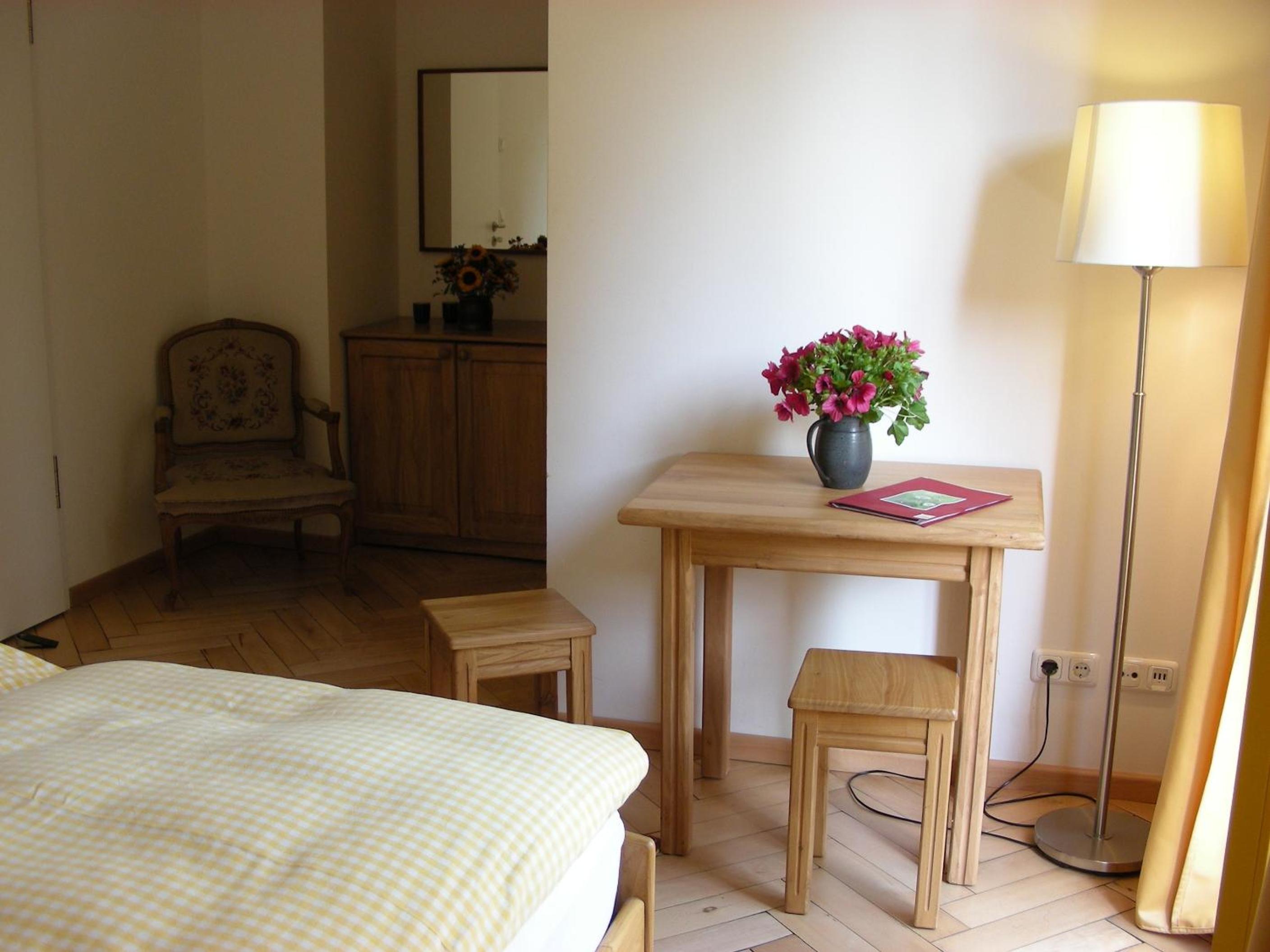 Double Room with Private Bathroom - Photo 3