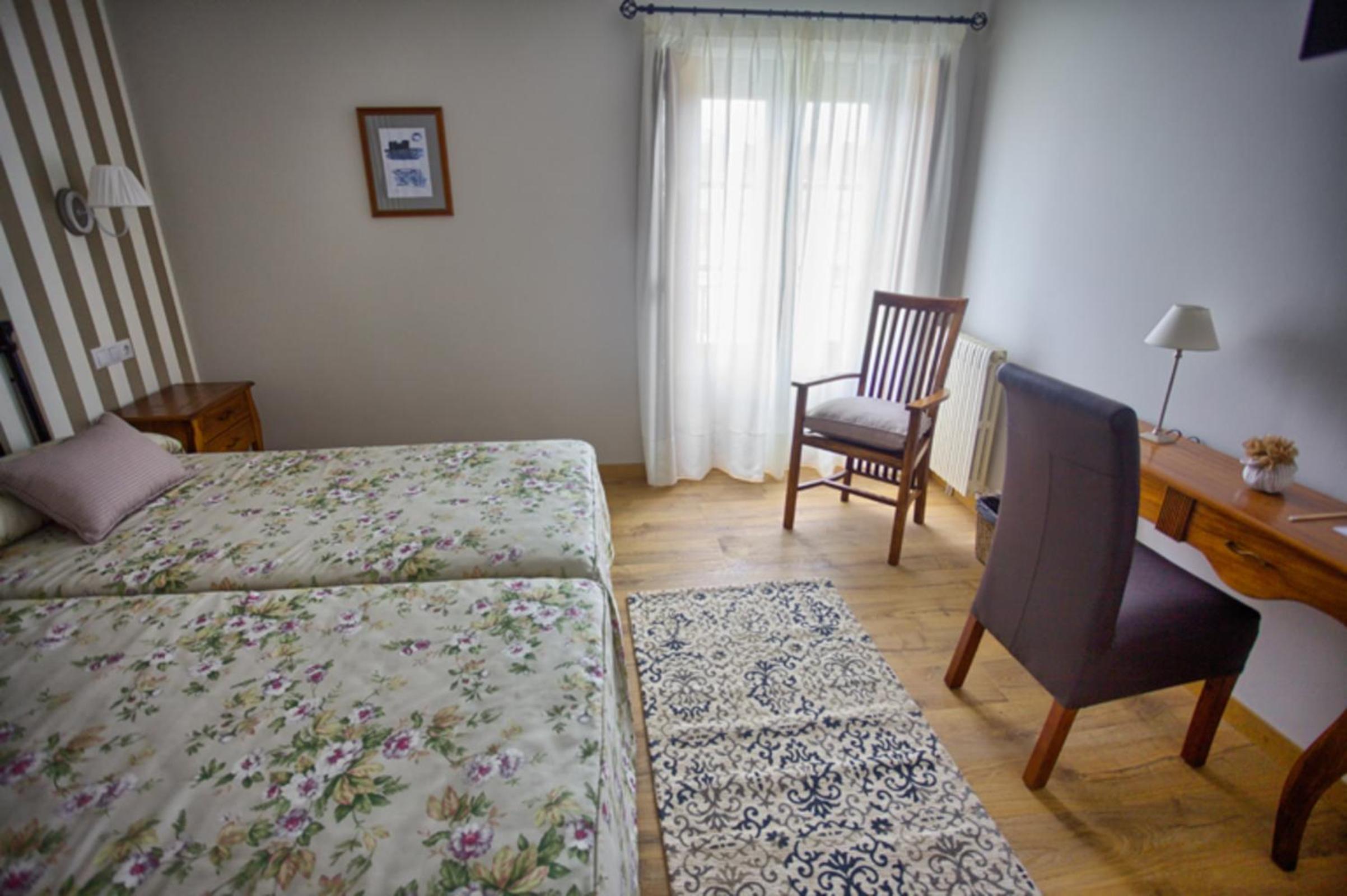 Double or Twin Room photo 3