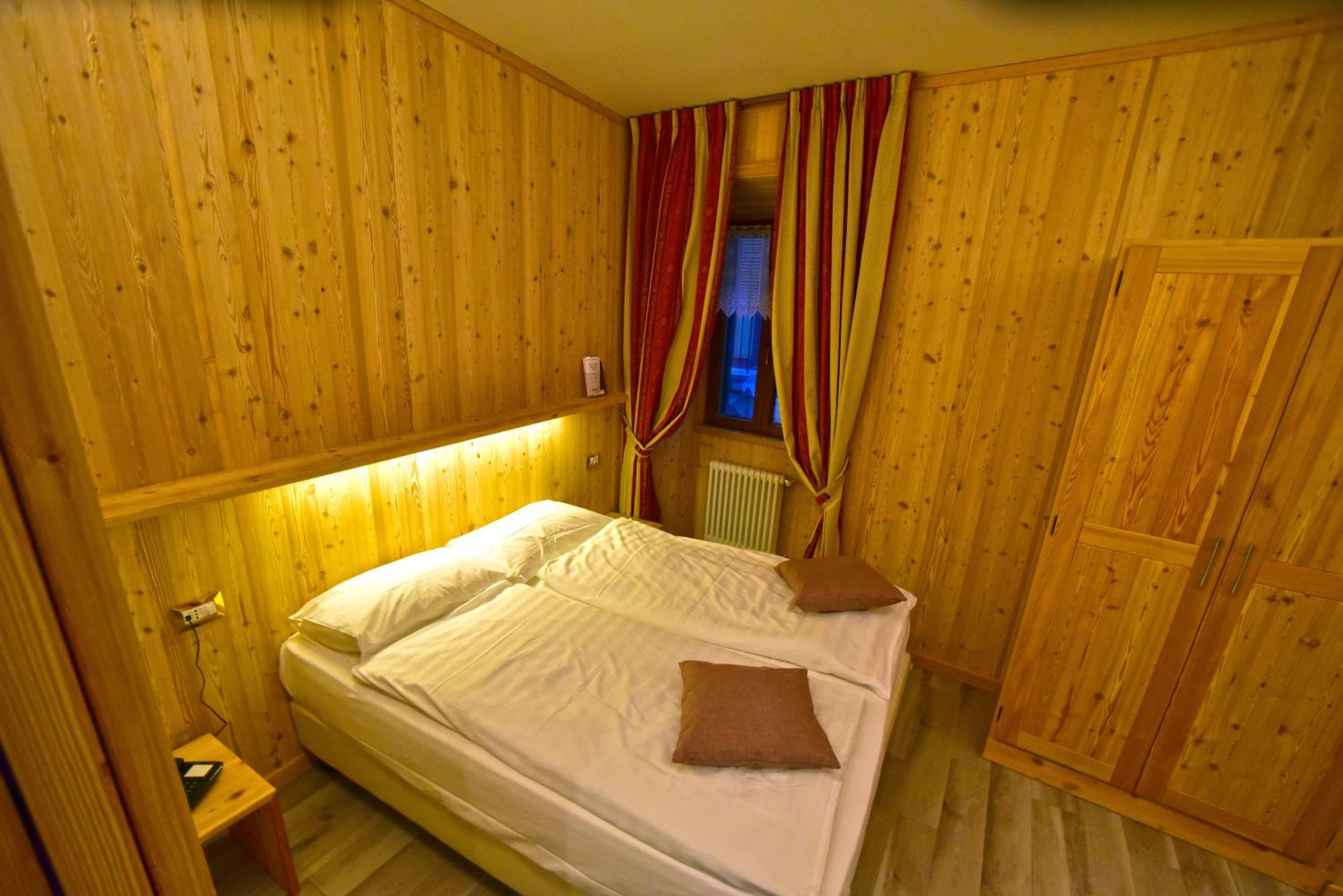 Double or Twin Room photo 3