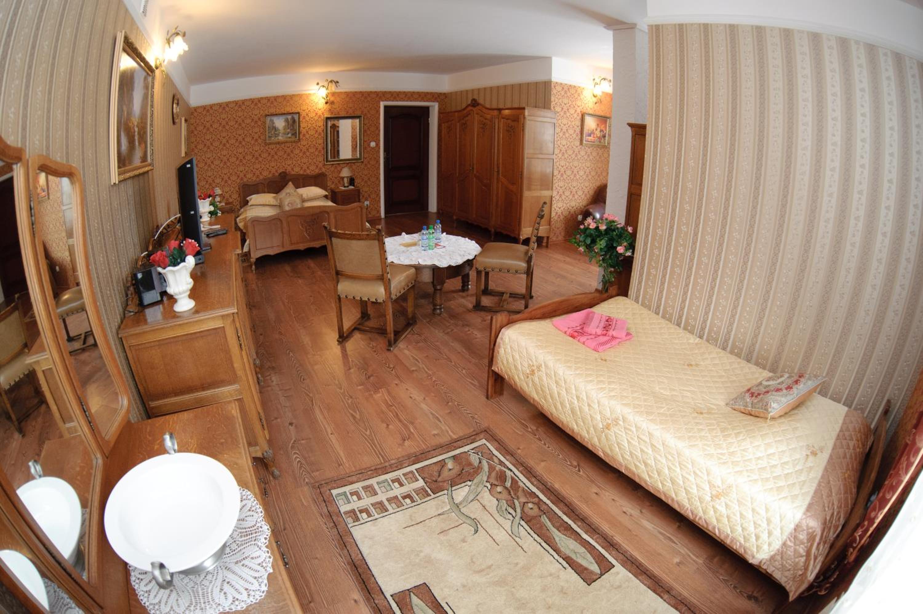 Classic Triple Room photo 1