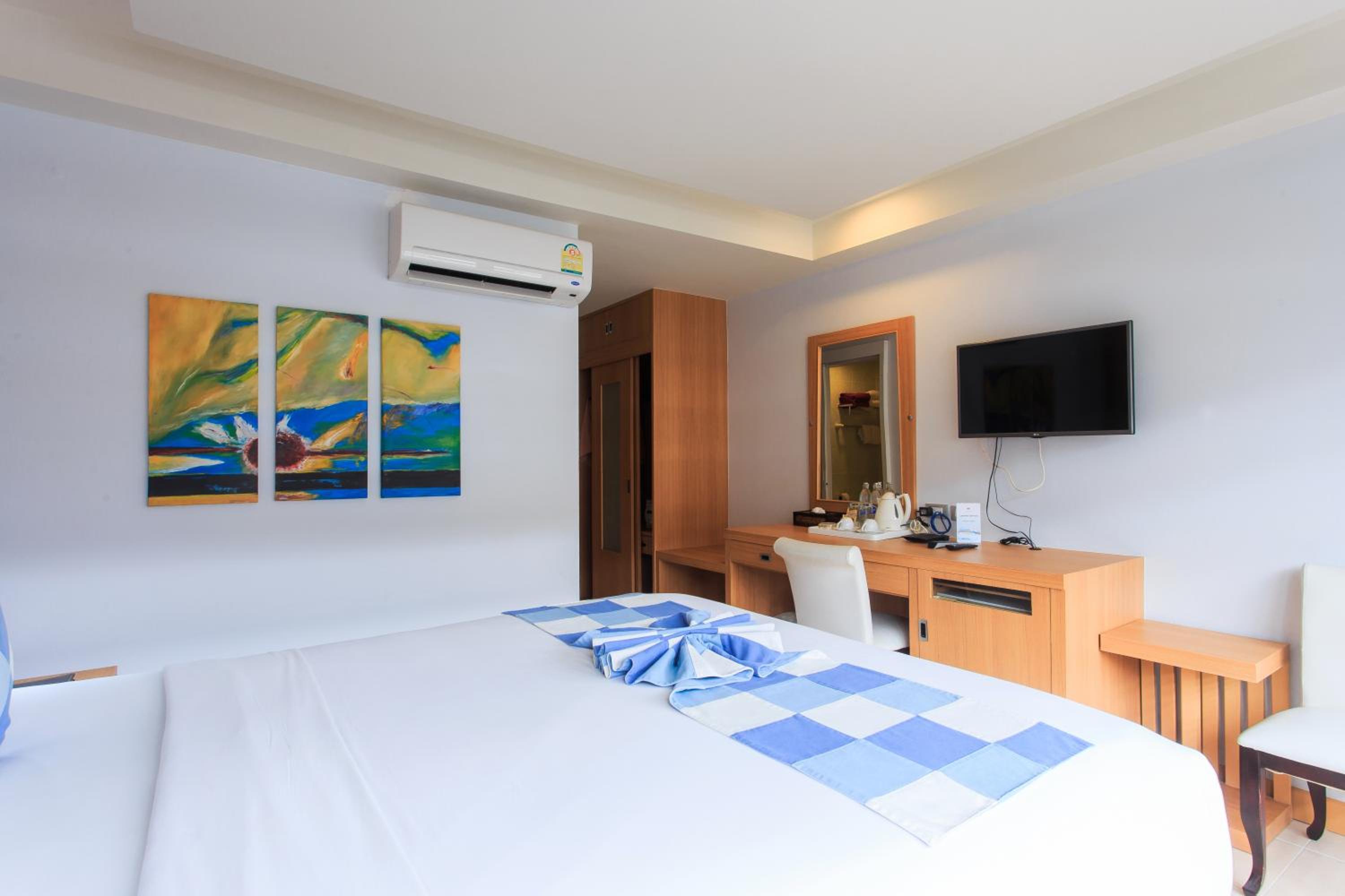 Standard Double or Twin Room - Photo 3