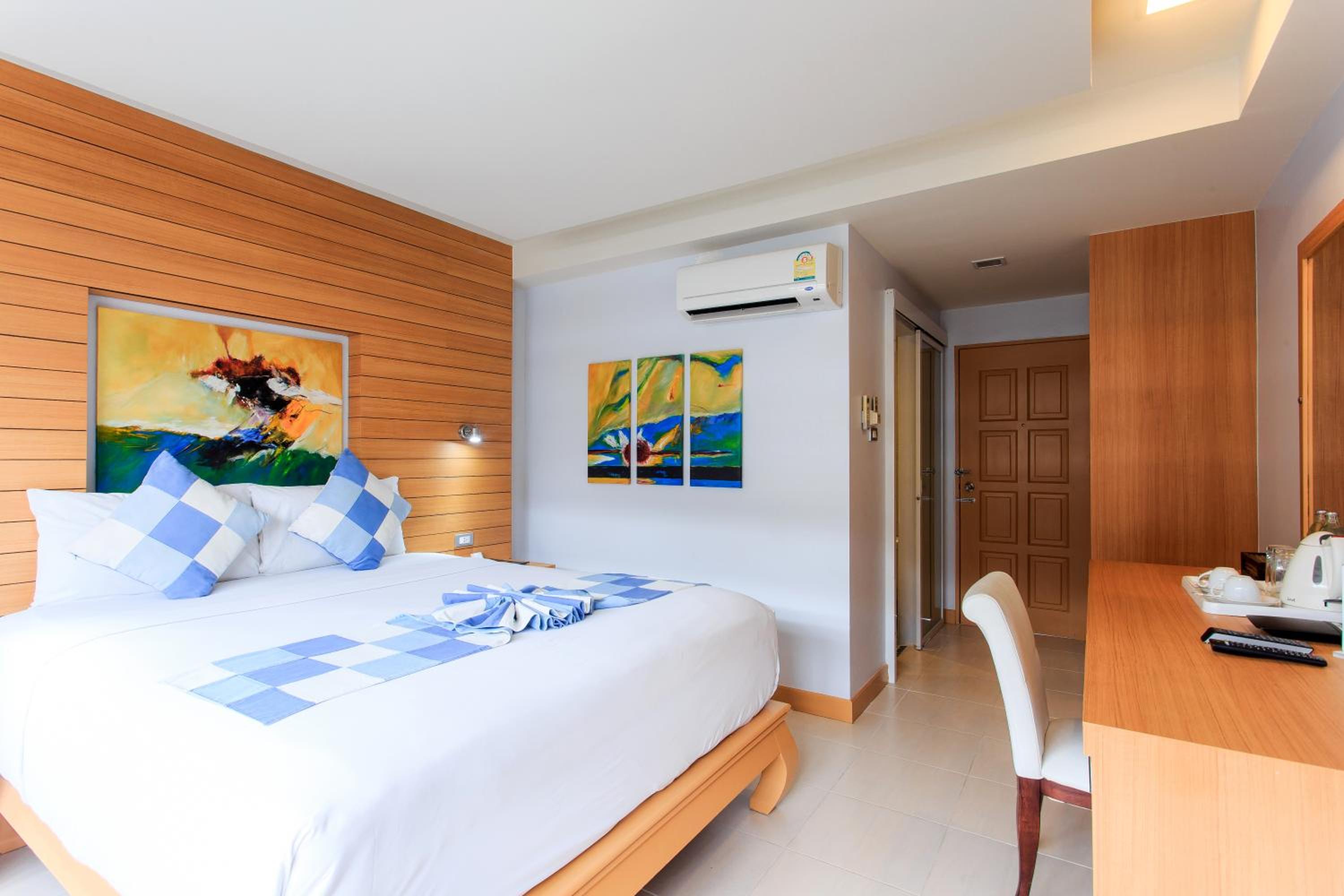 Standard Double or Twin Room - Photo 2