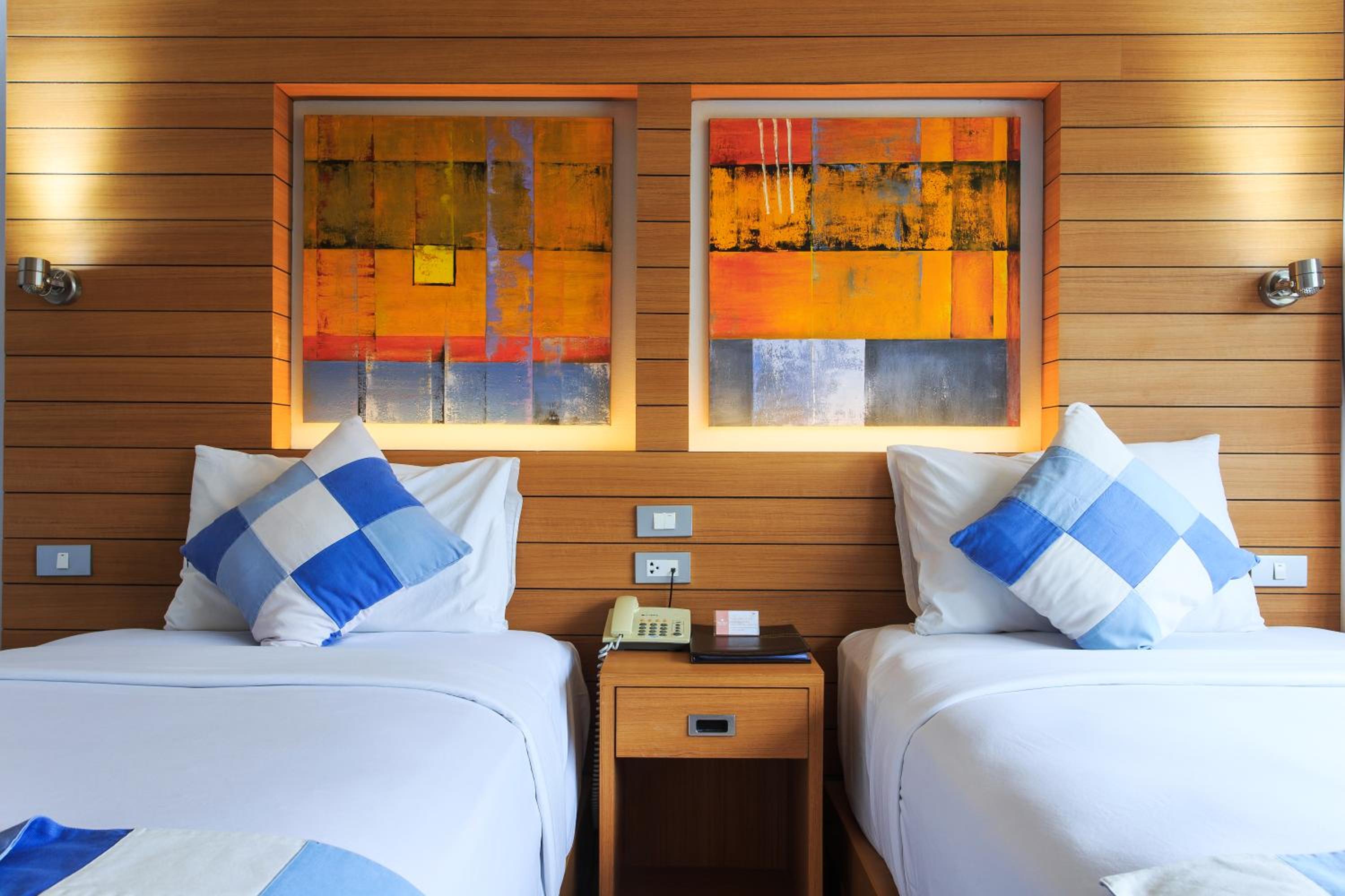 Standard Double or Twin Room - Photo 11