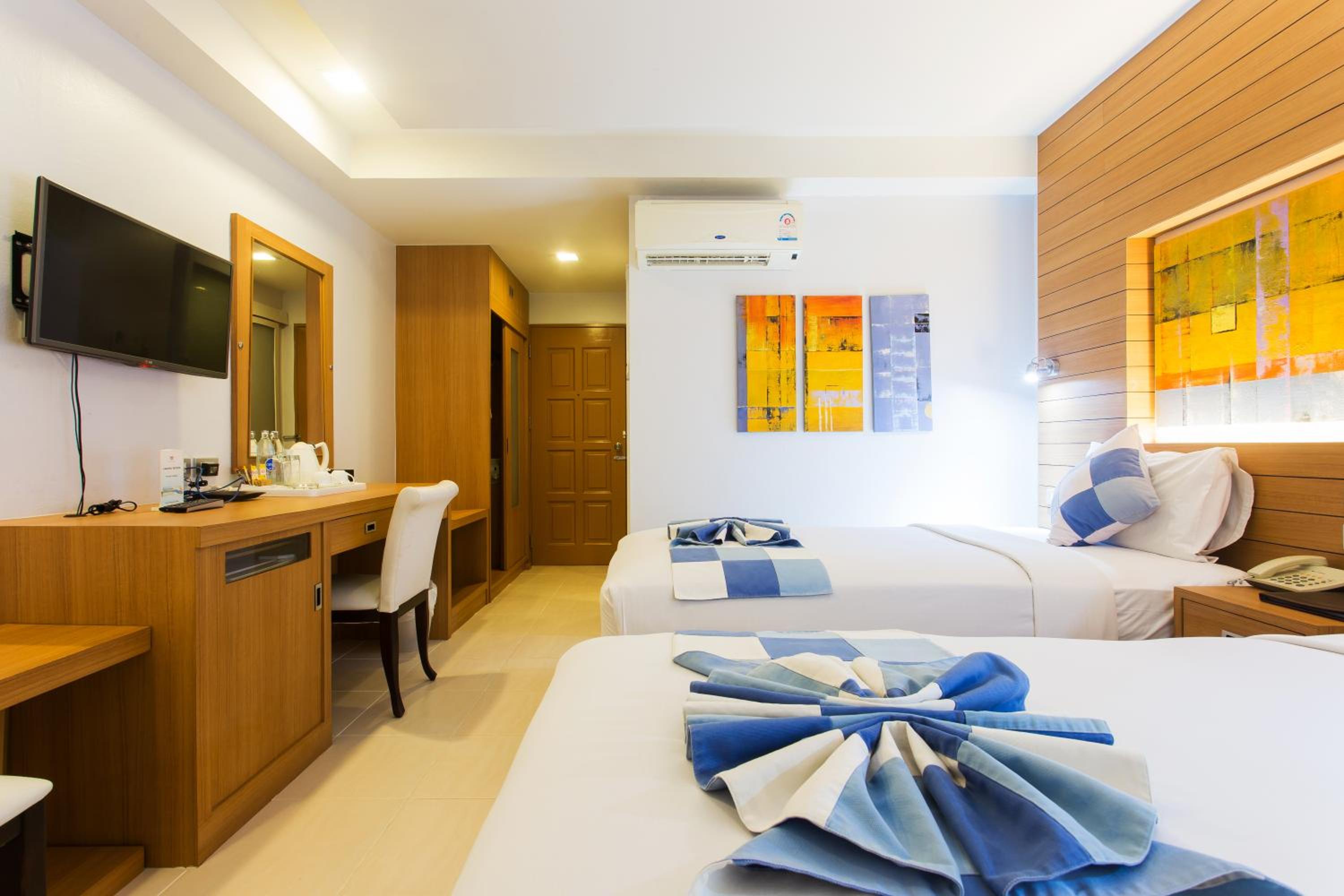 Standard Double or Twin Room - Photo 6