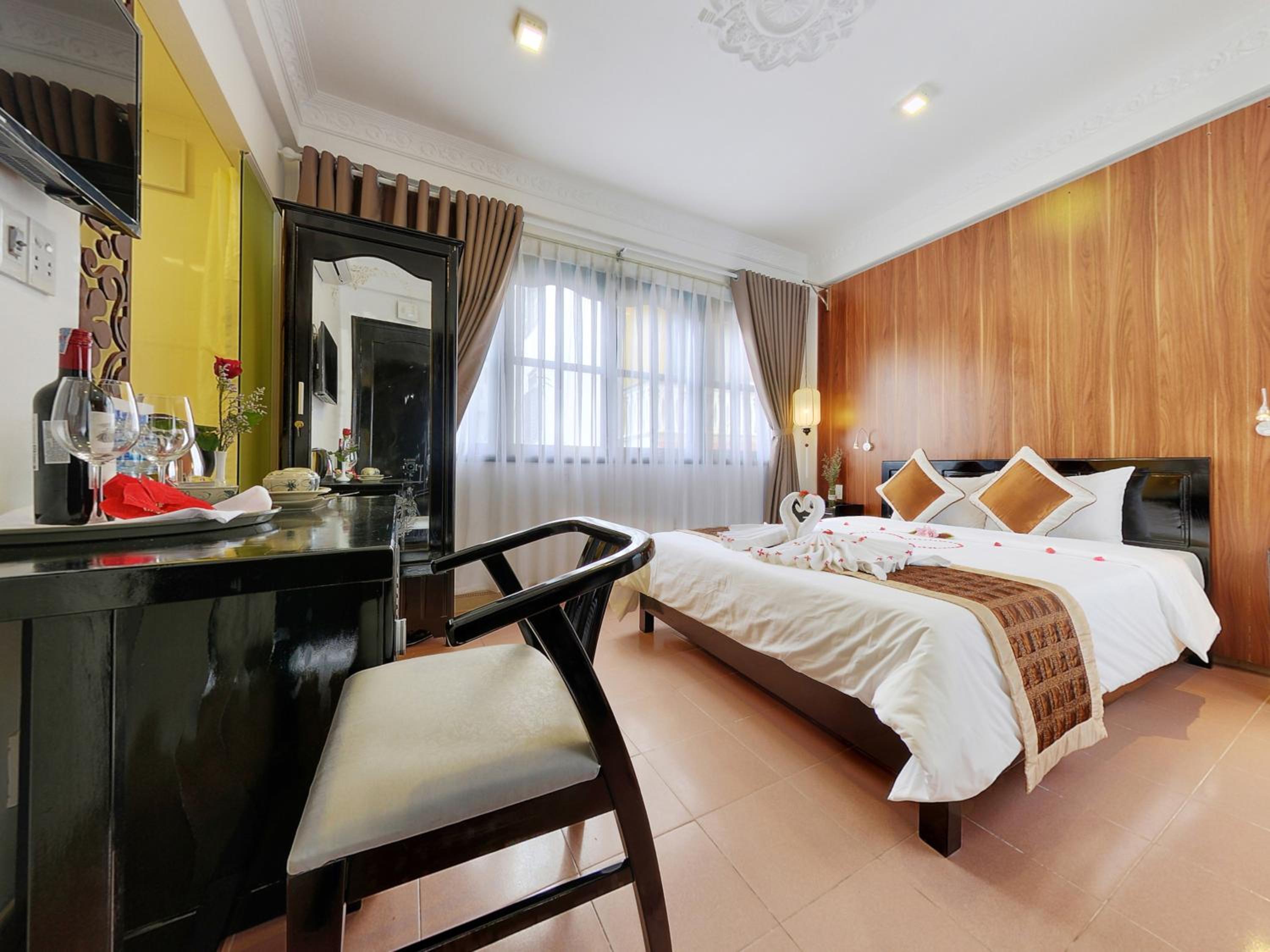 Deluxe Double or Twin Room with Pool View