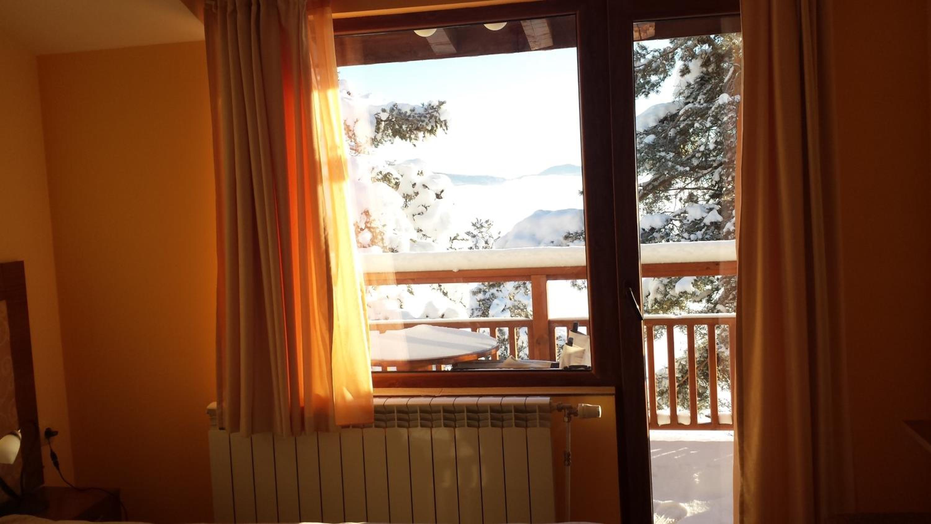 Double Room with Lake View - Photo 9