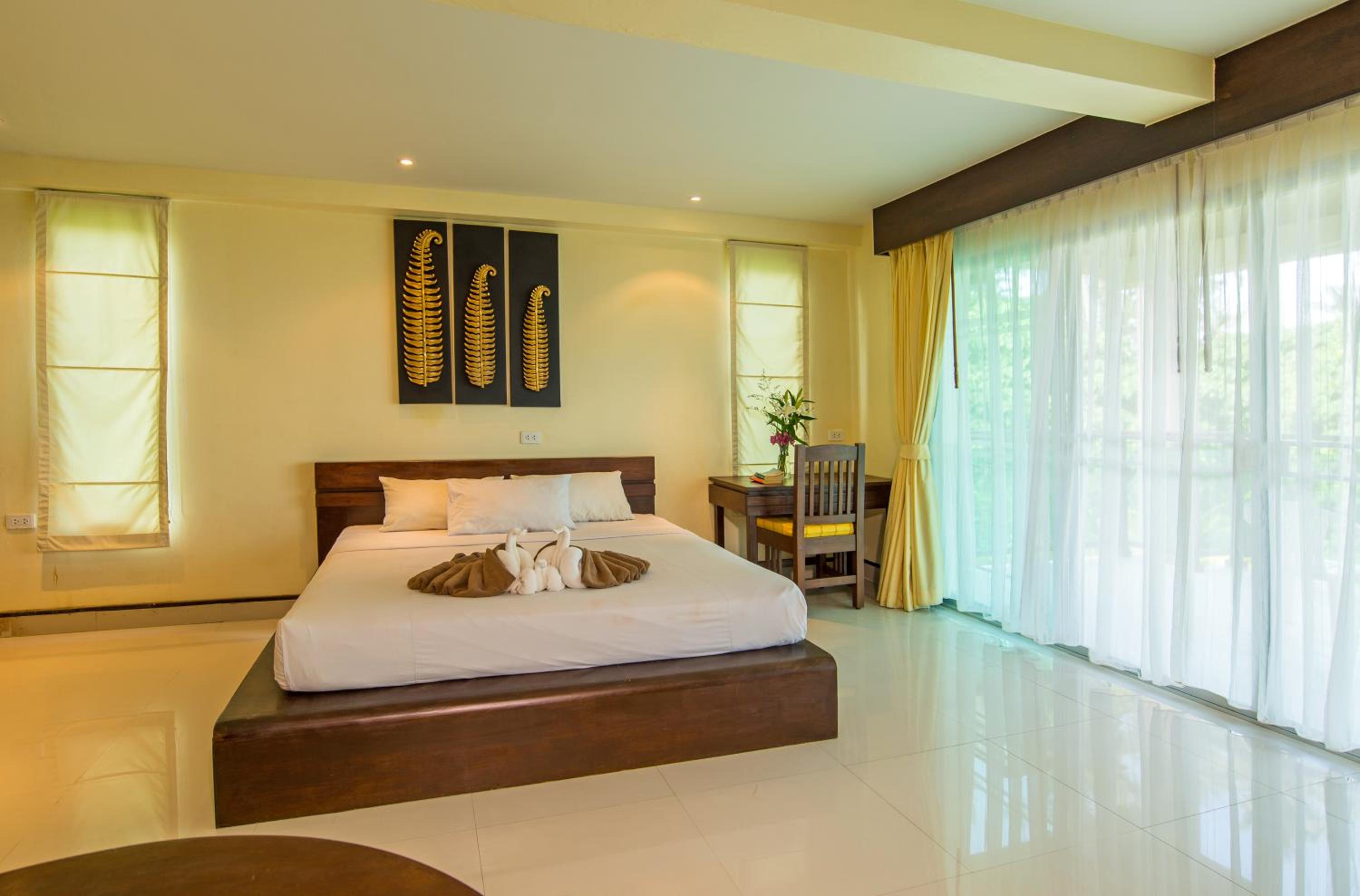 Beach Front Double Room with Bathtub photo 2