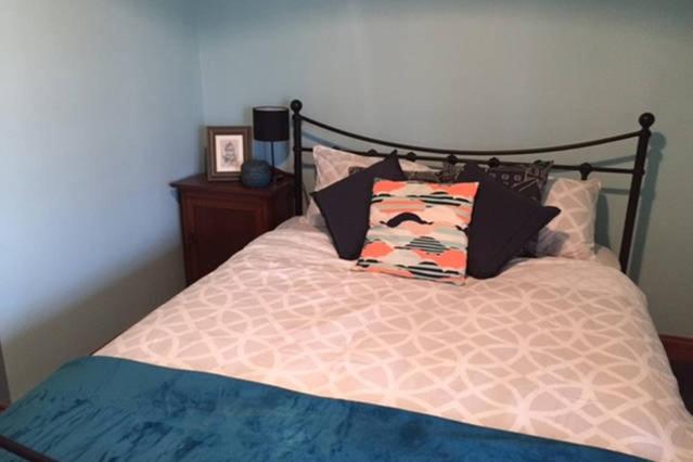 Three-Bedroom House photo 2