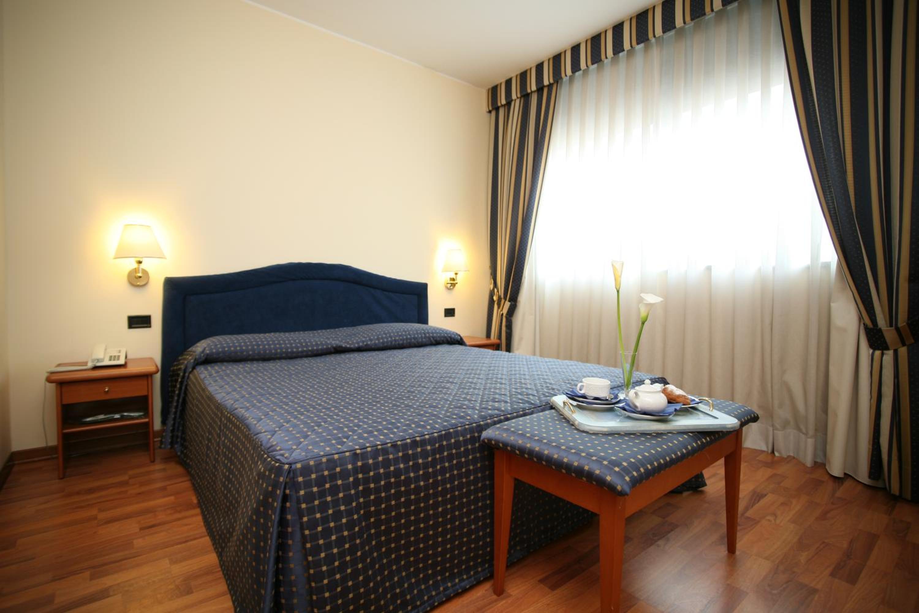 Double Room - Photo 2