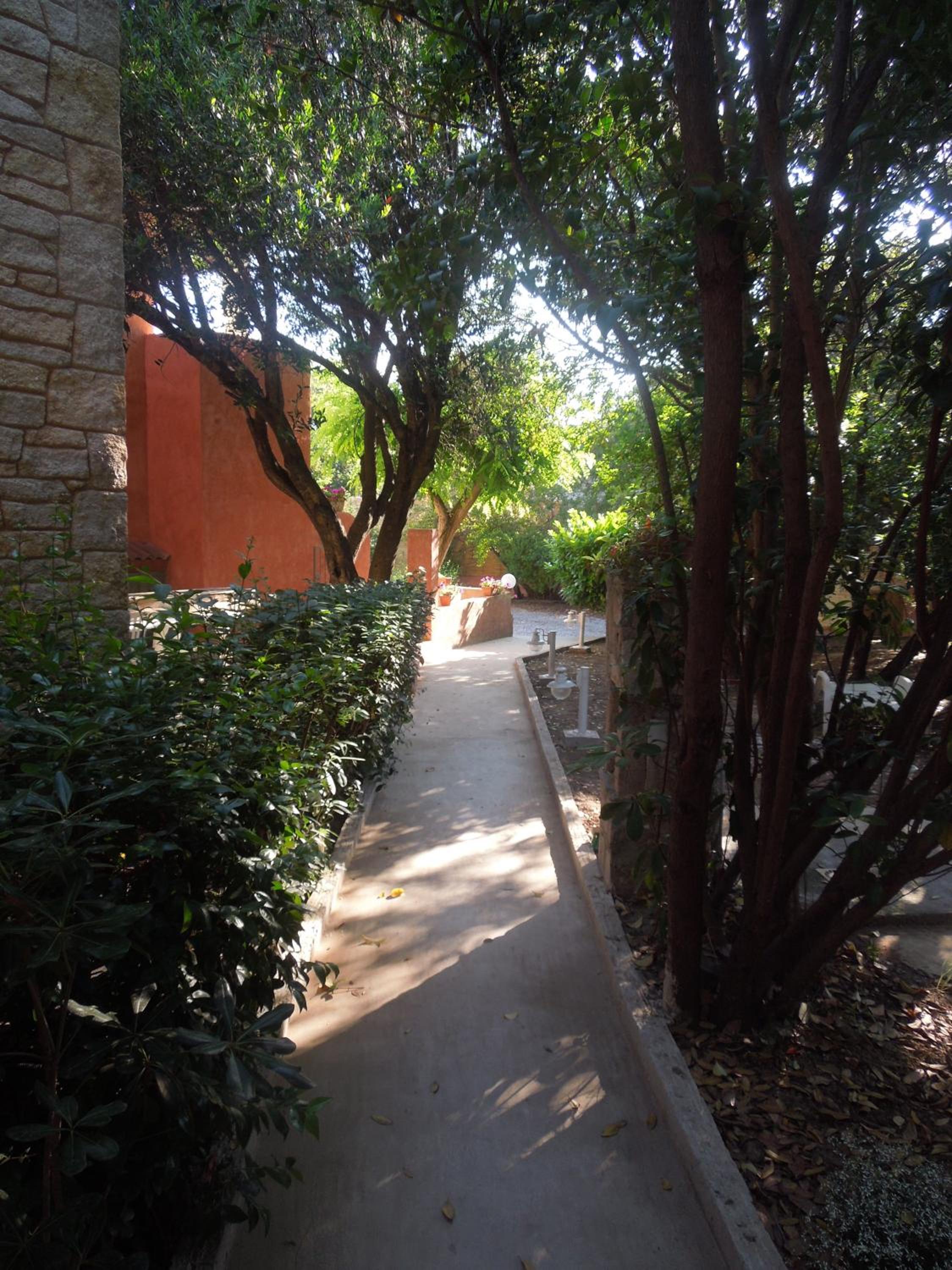 Apartment - Ground Floor photo 2