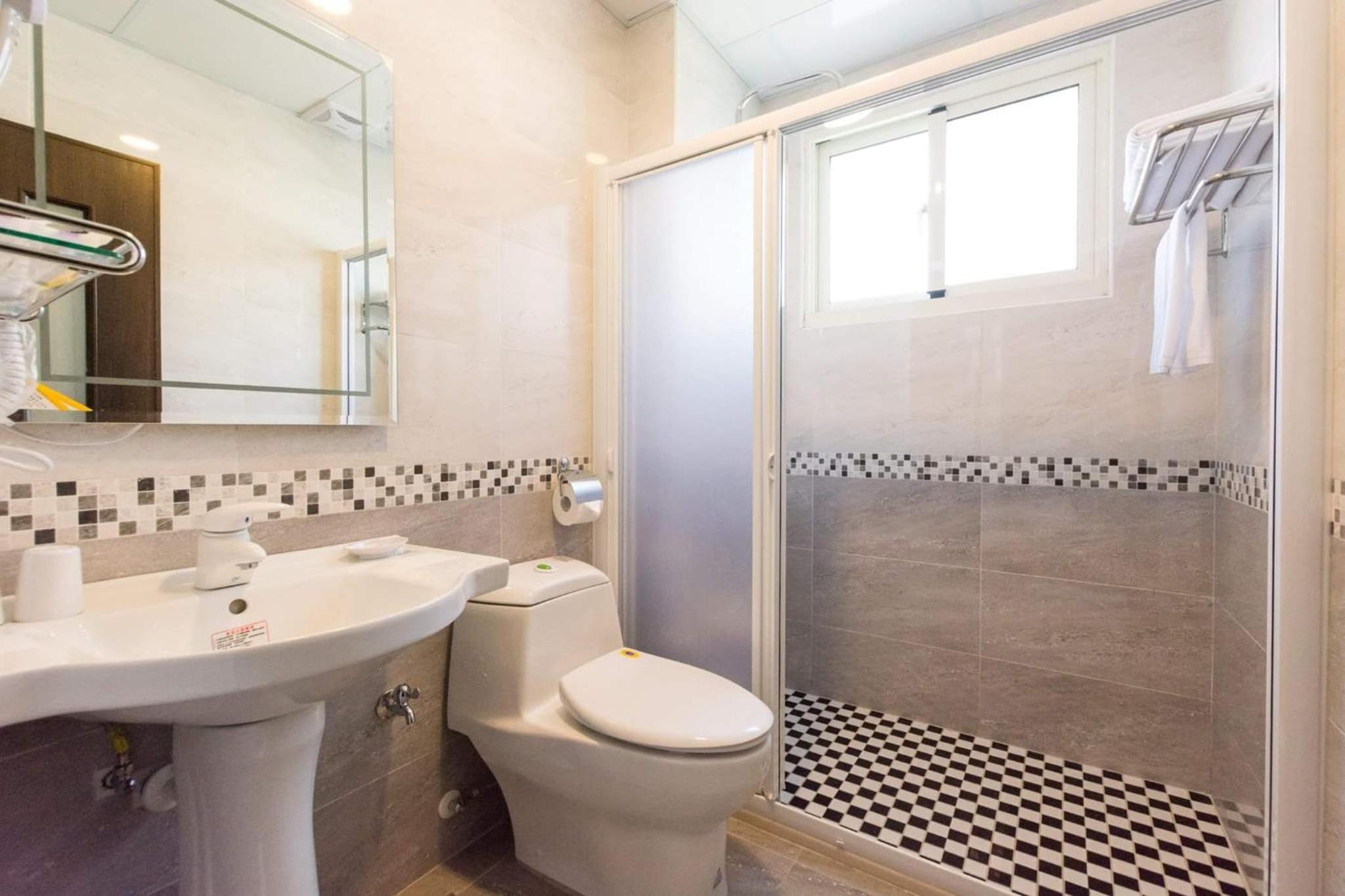 Double or Twin Room - Photo 9