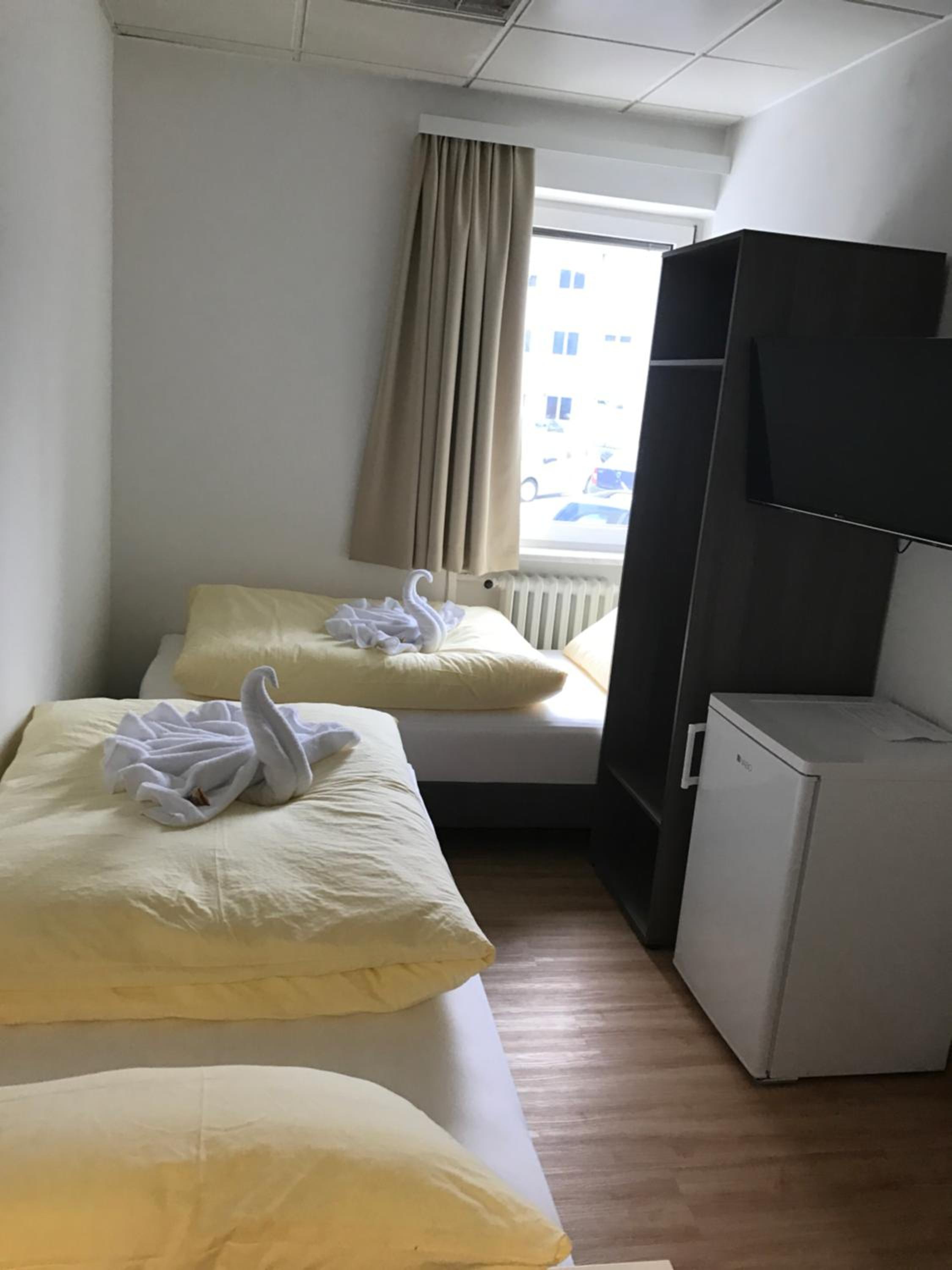 Double Room with Private Bathroom - Photo 3