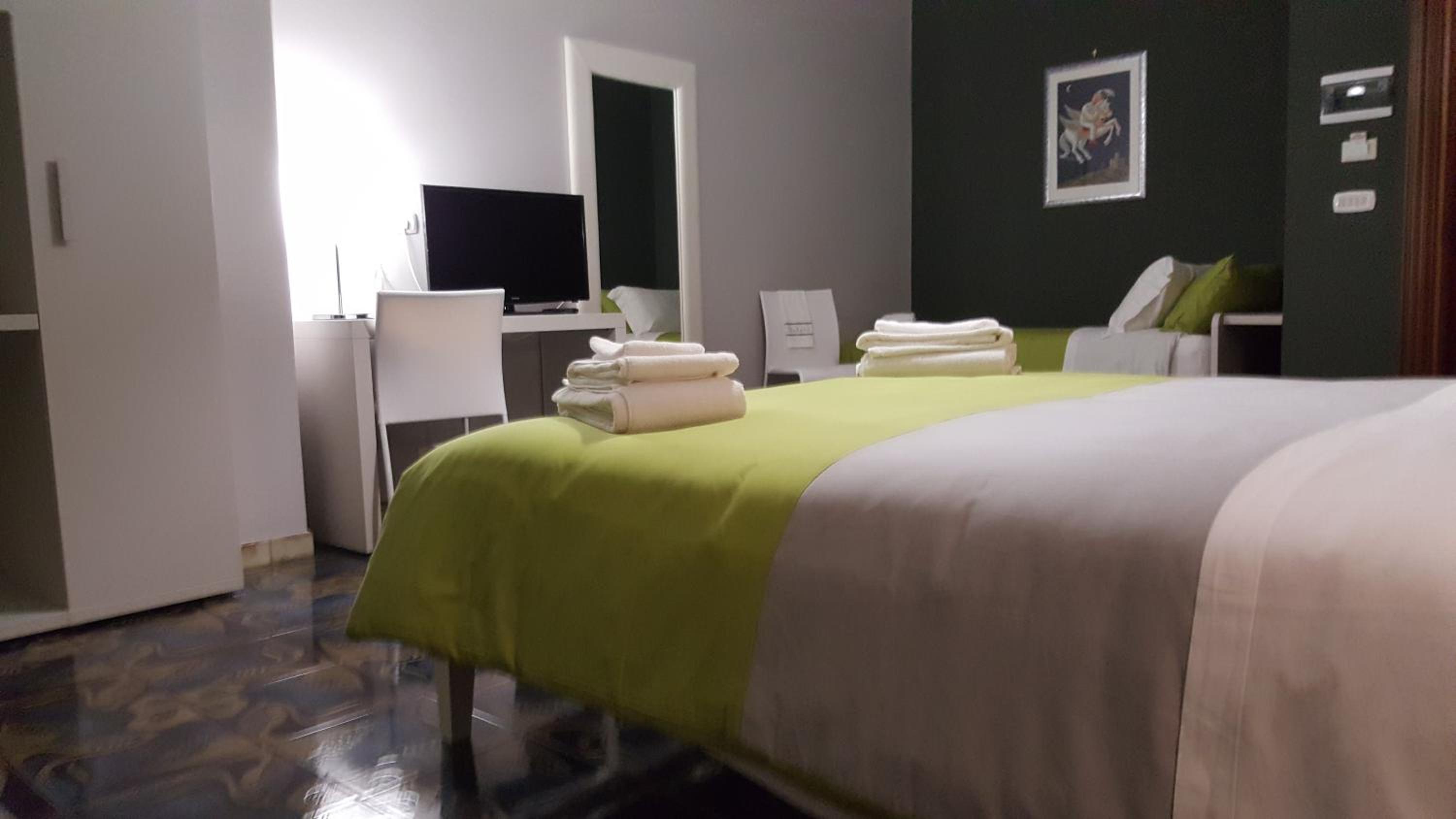 Quadruple Room With Shared Bathroom photo 1