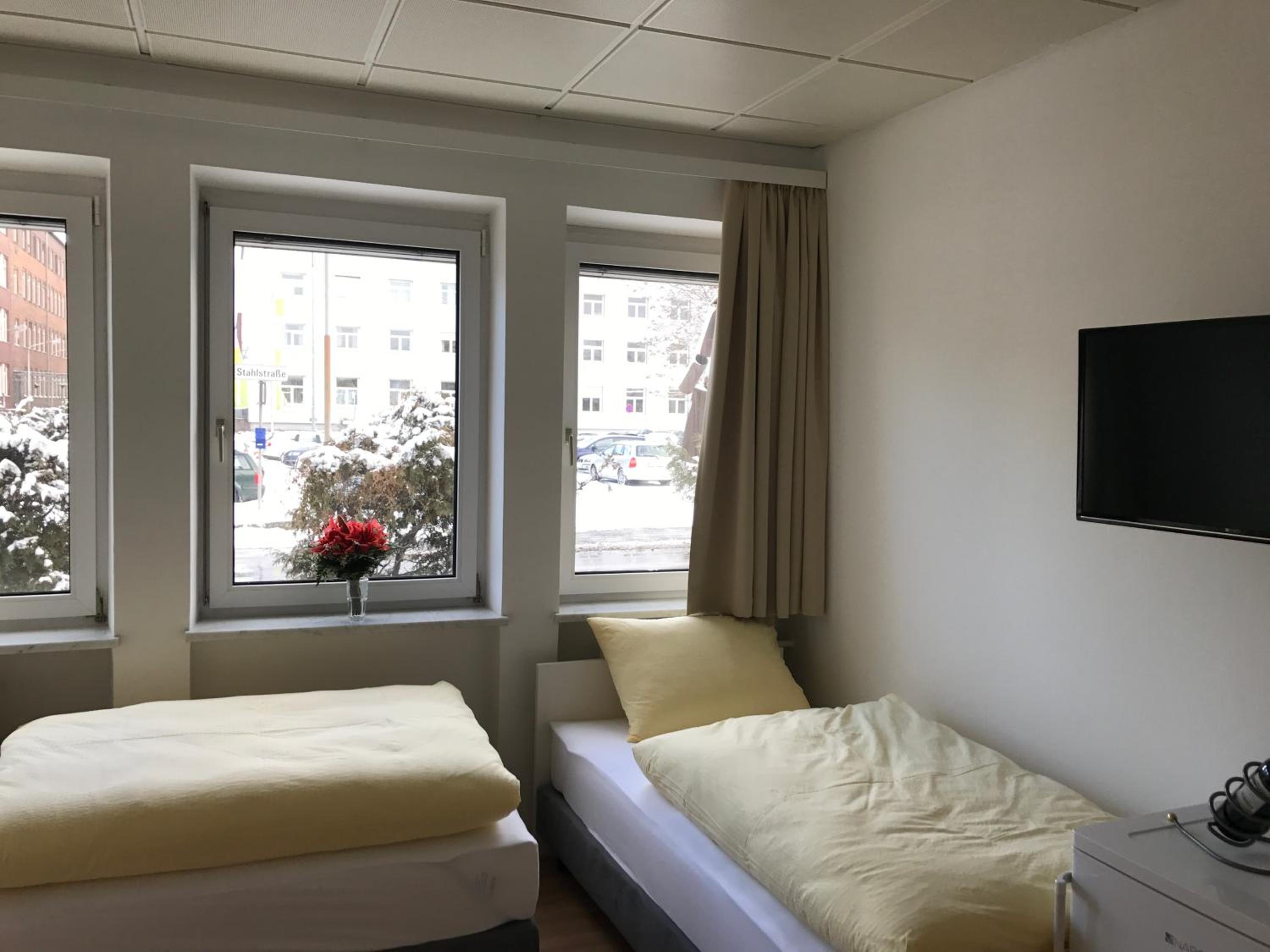 Triple Room with Private Bathroom - Photo 1