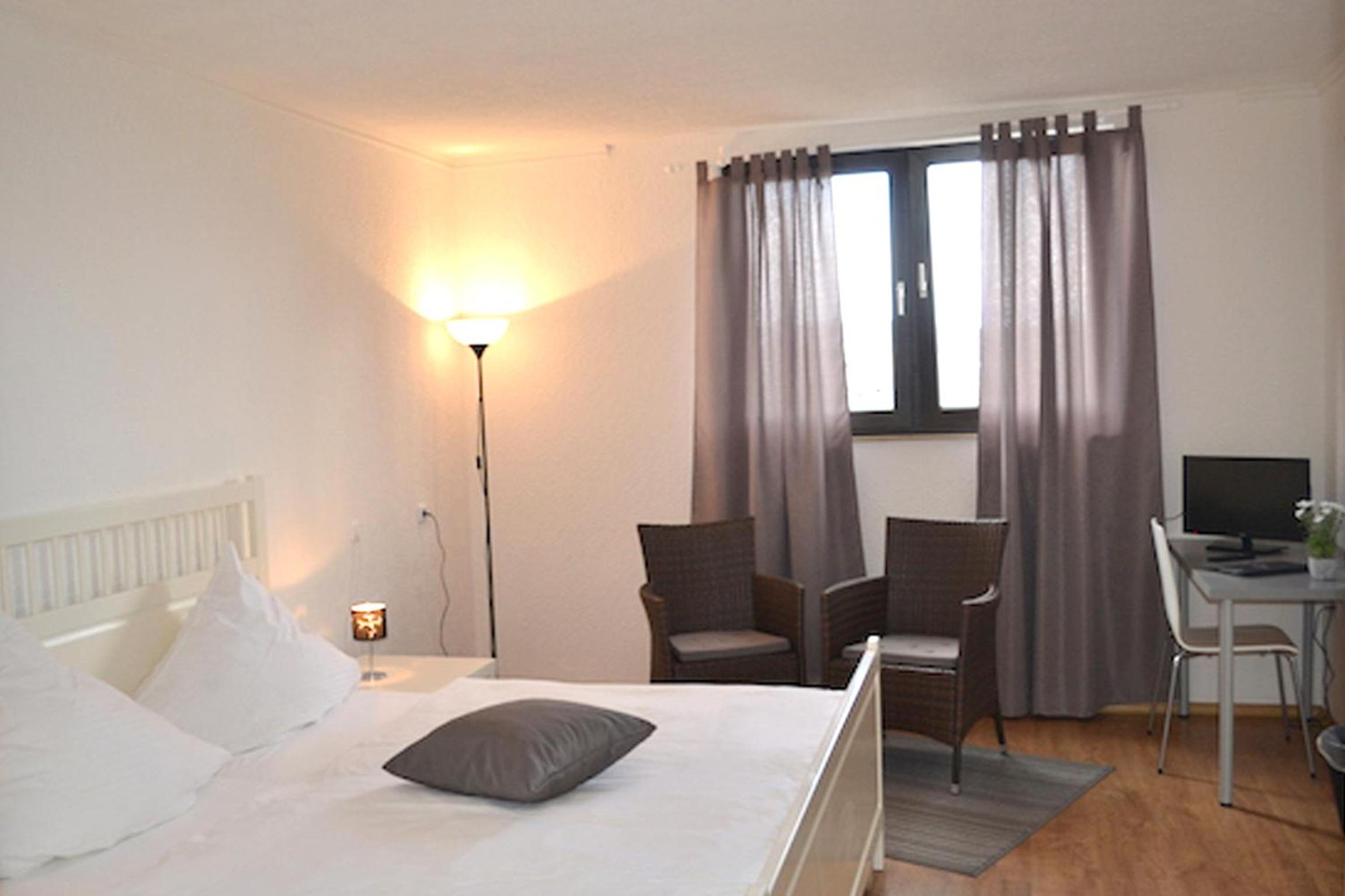 Single Room with Private Bathroom photo 2