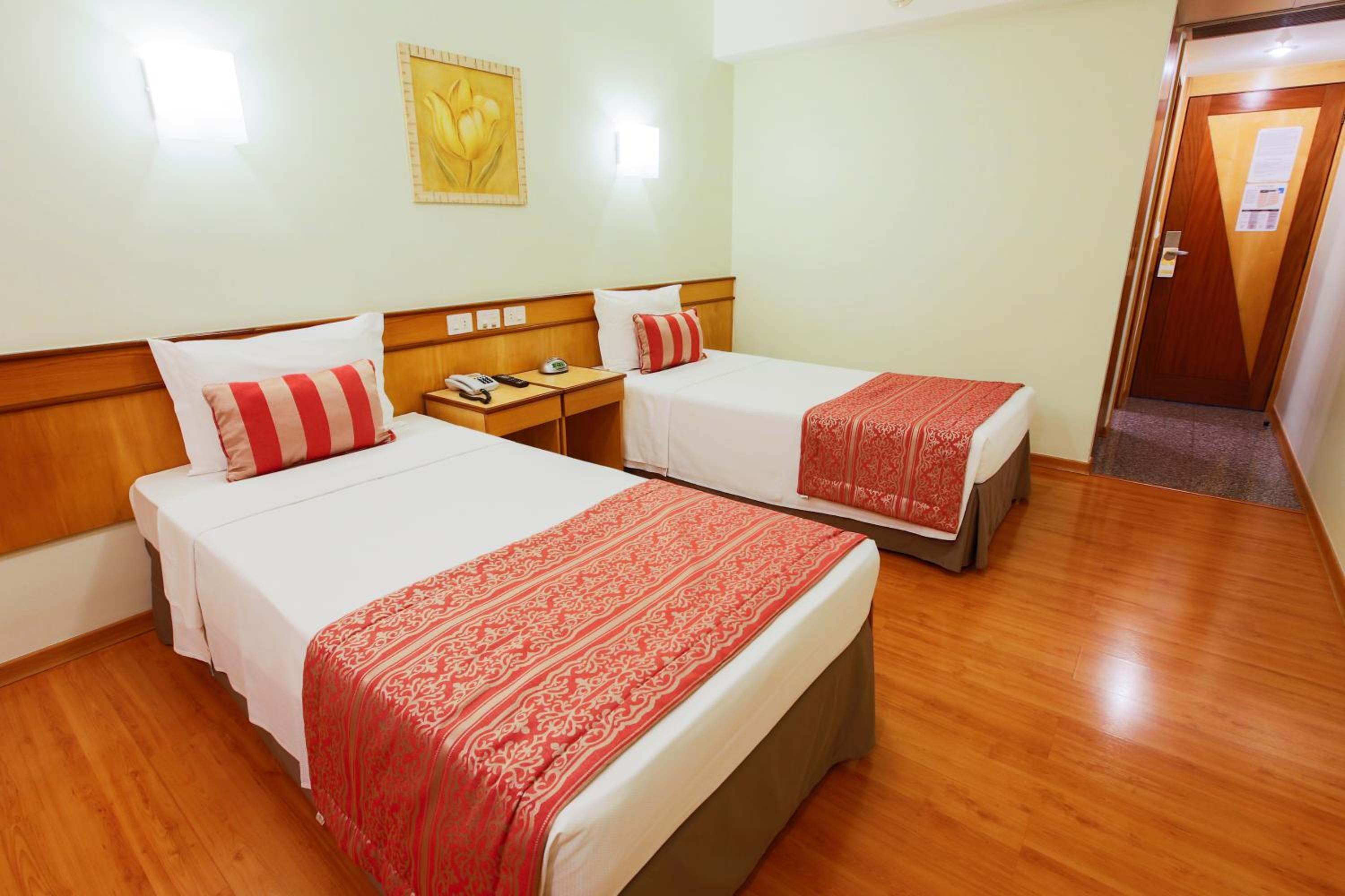 Standard Twin Room - Photo 2