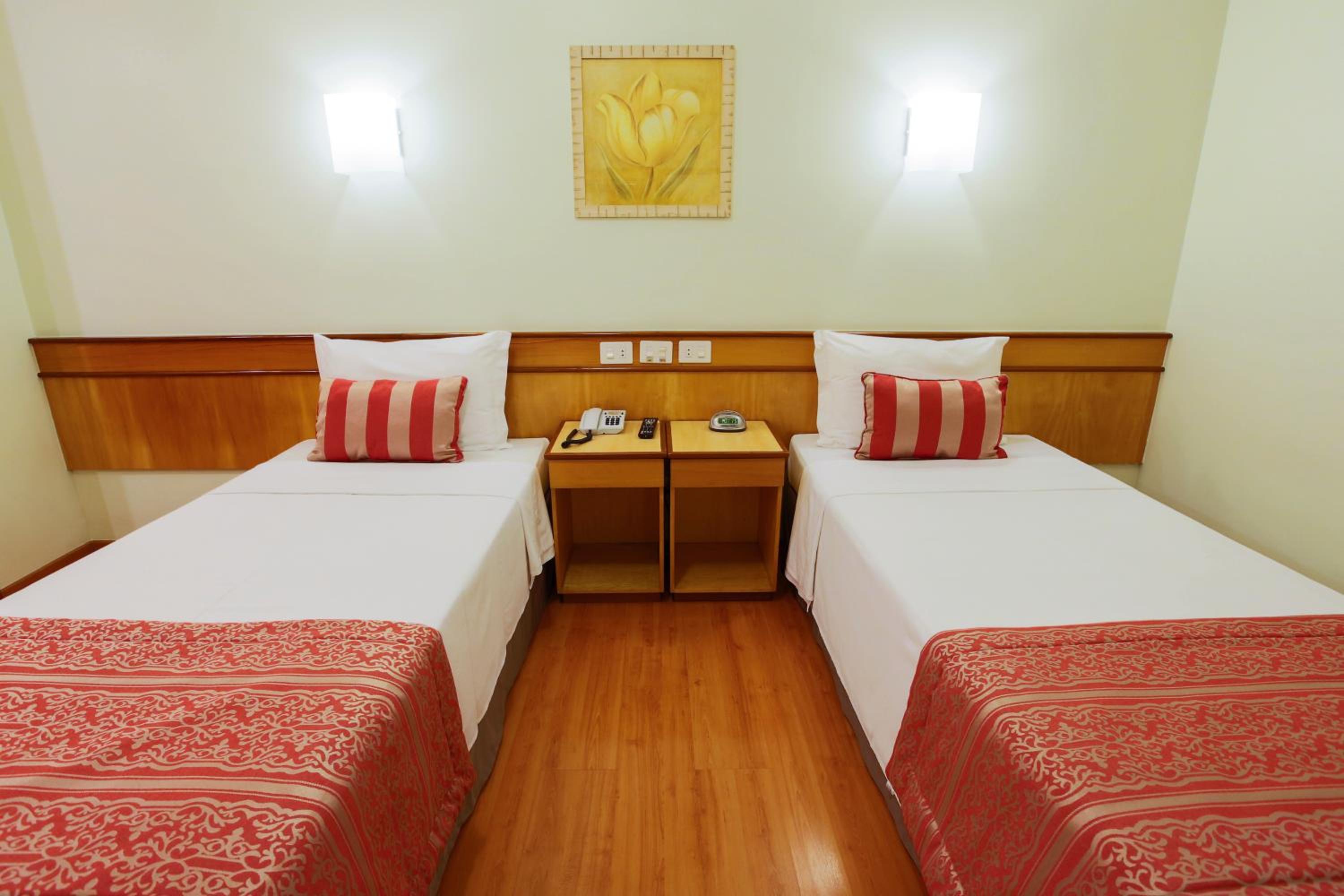 Standard Twin Room - Photo 1