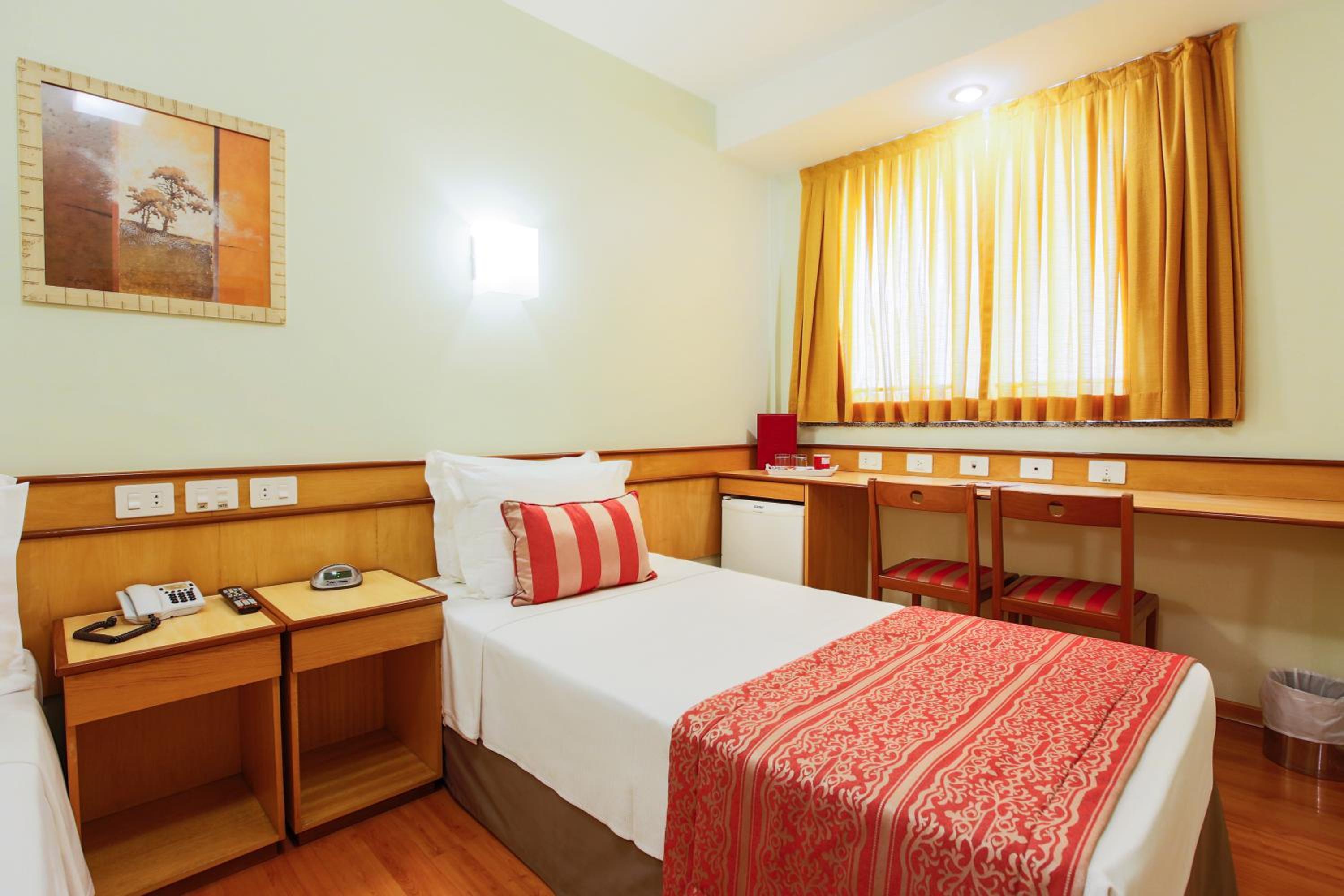 Deluxe Triple Room (1 Double + 1 Single Bed) - Photo 1