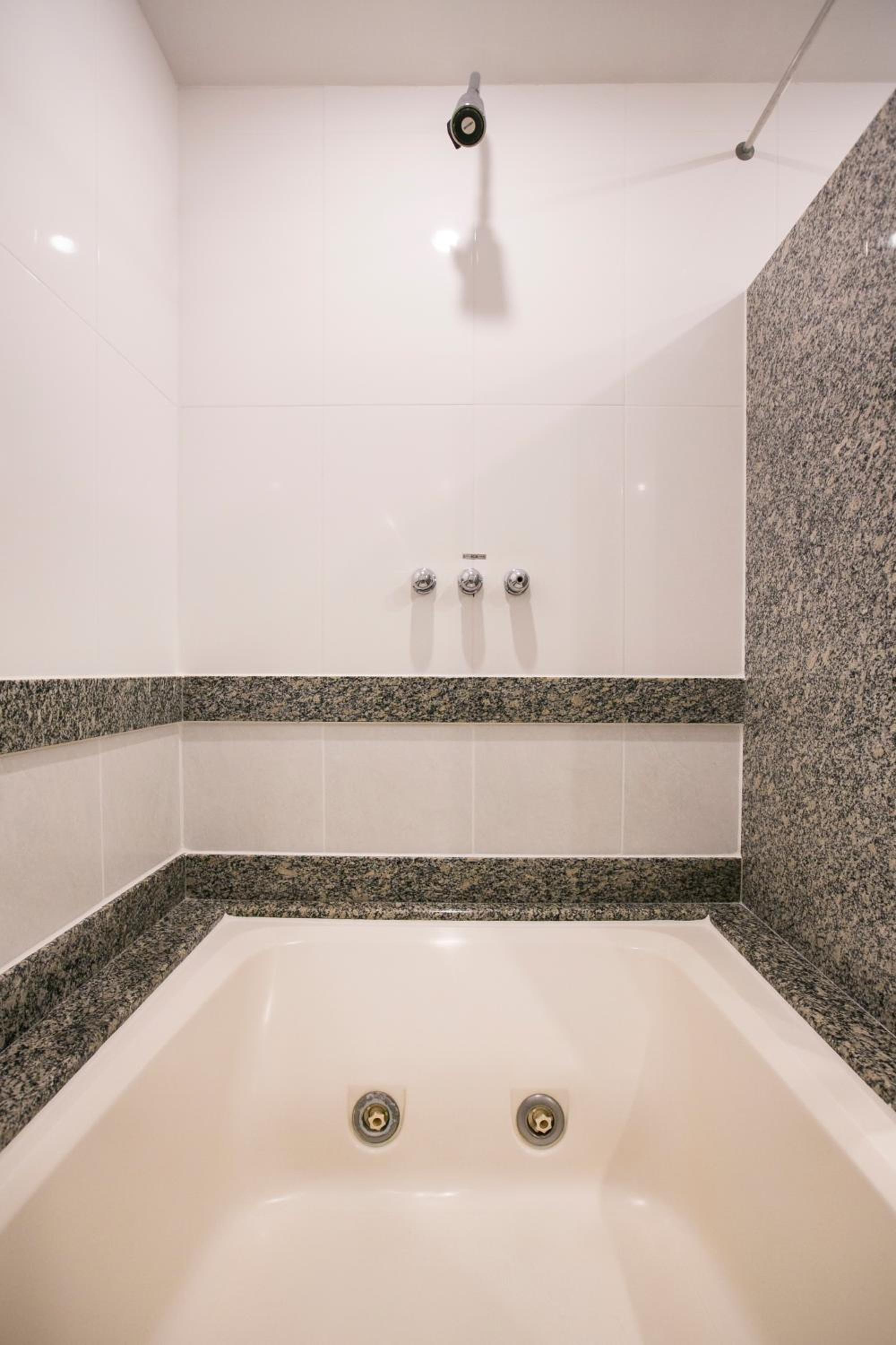 Deluxe Triple Room (1 Double + 1 Single Bed) - Photo 3