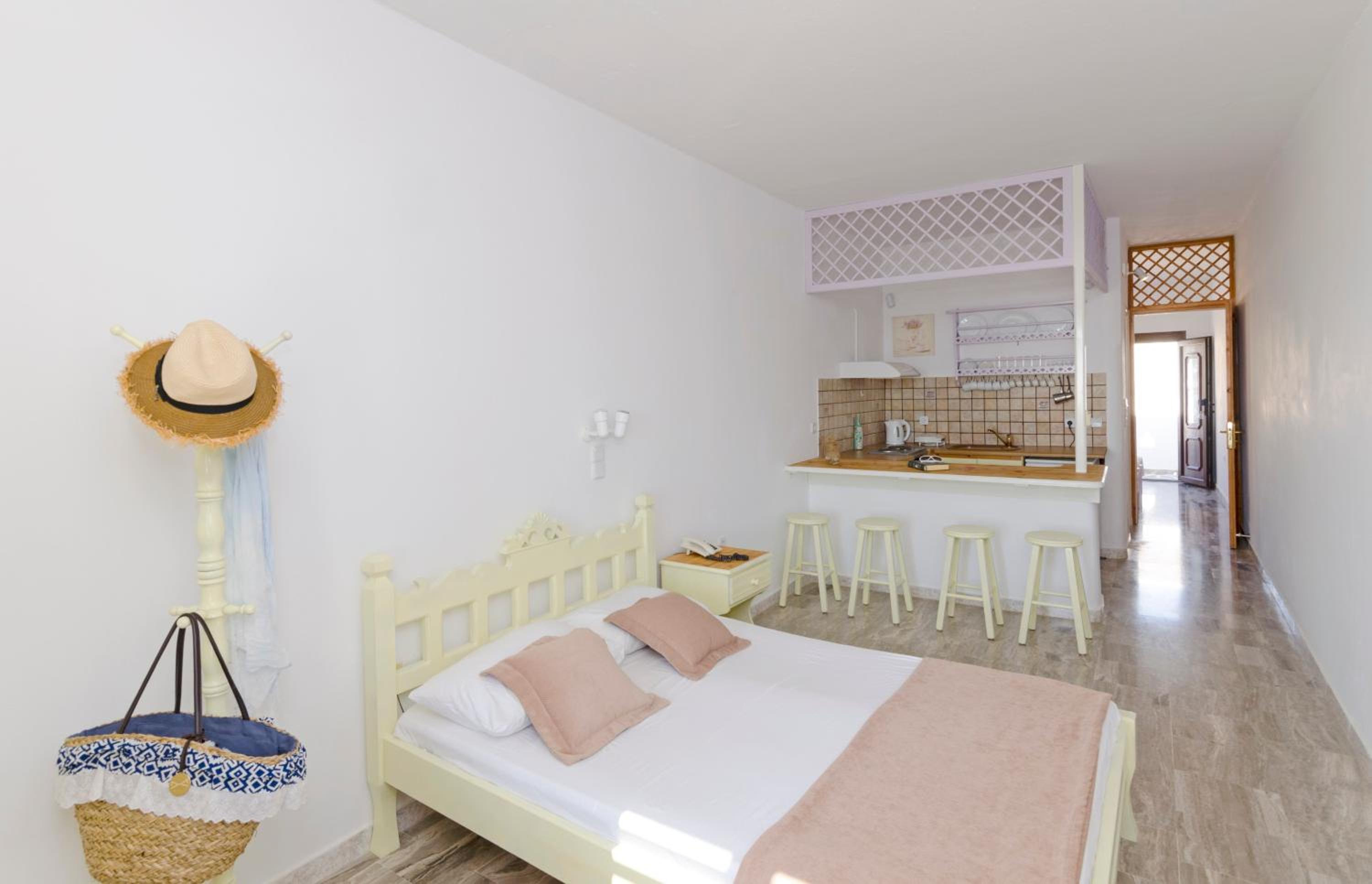 Studio Apartment (3 Adults) photo 1