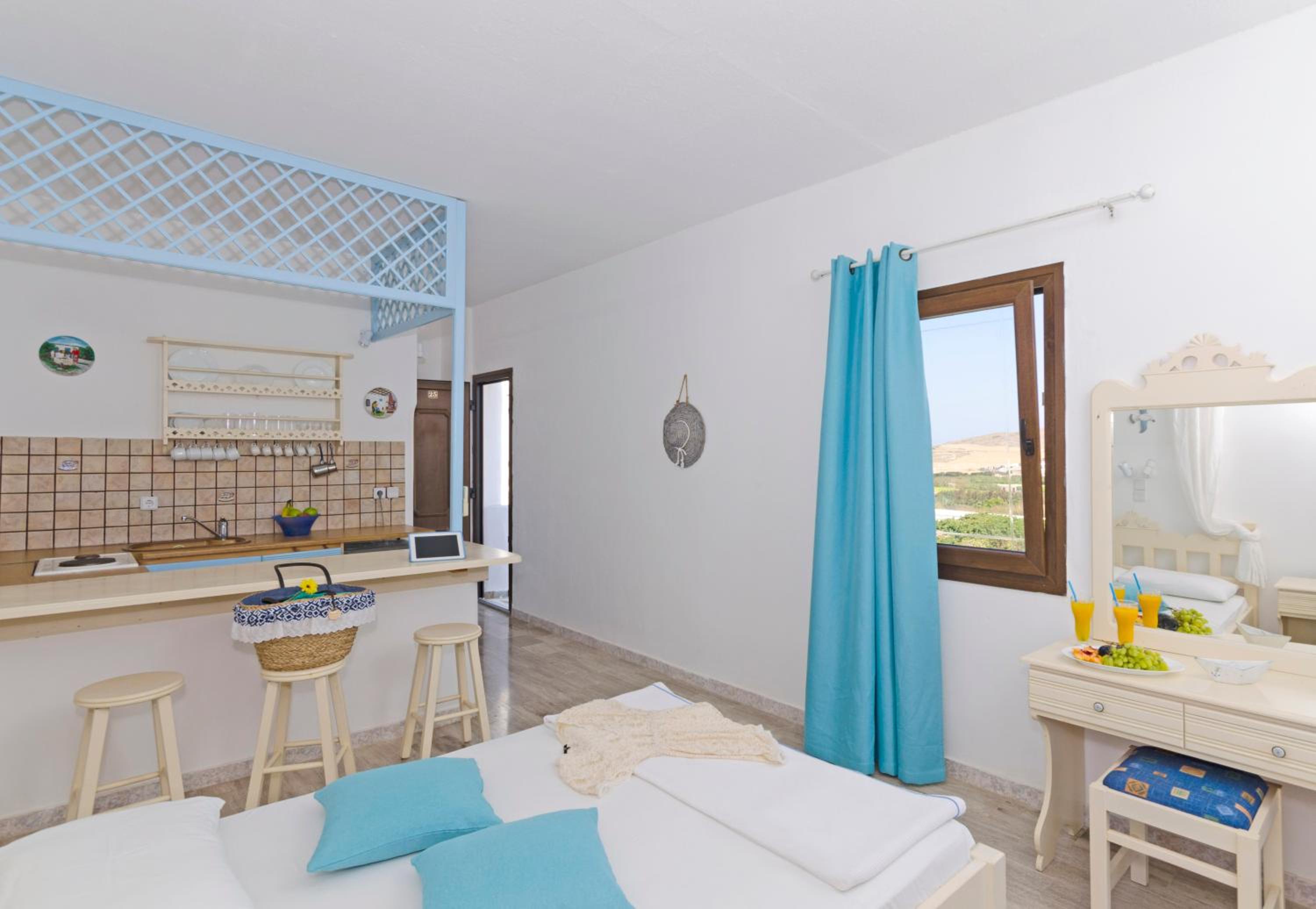 Double Room with Balcony and Sea View photo 3