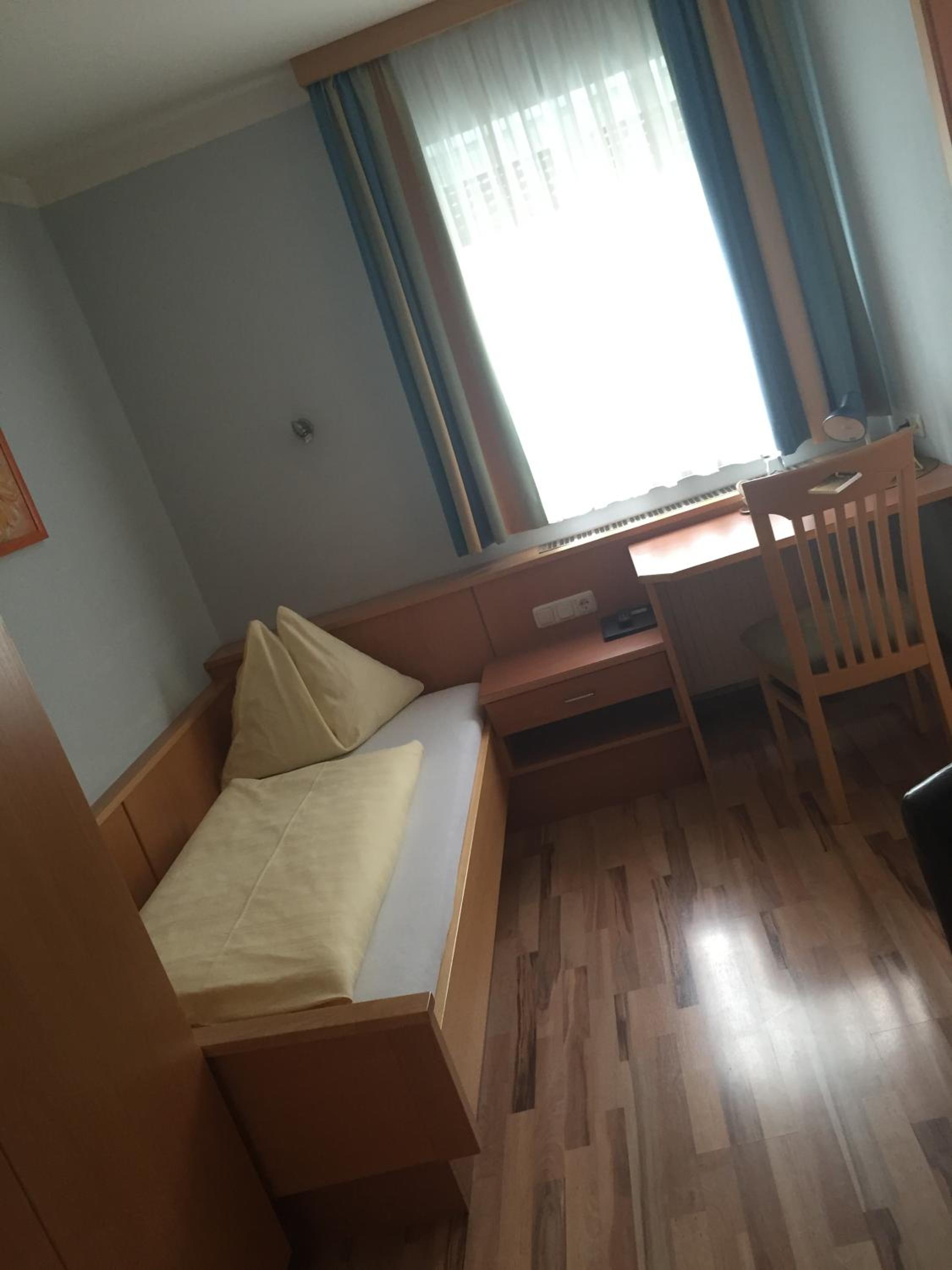 Single Room photo 3