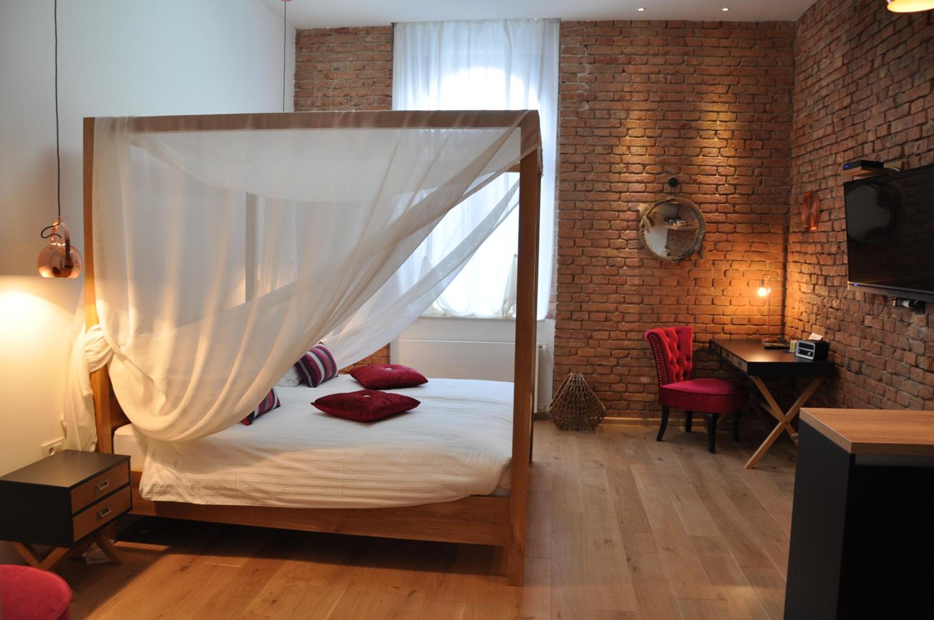 Deluxe King Room - Photo 3
