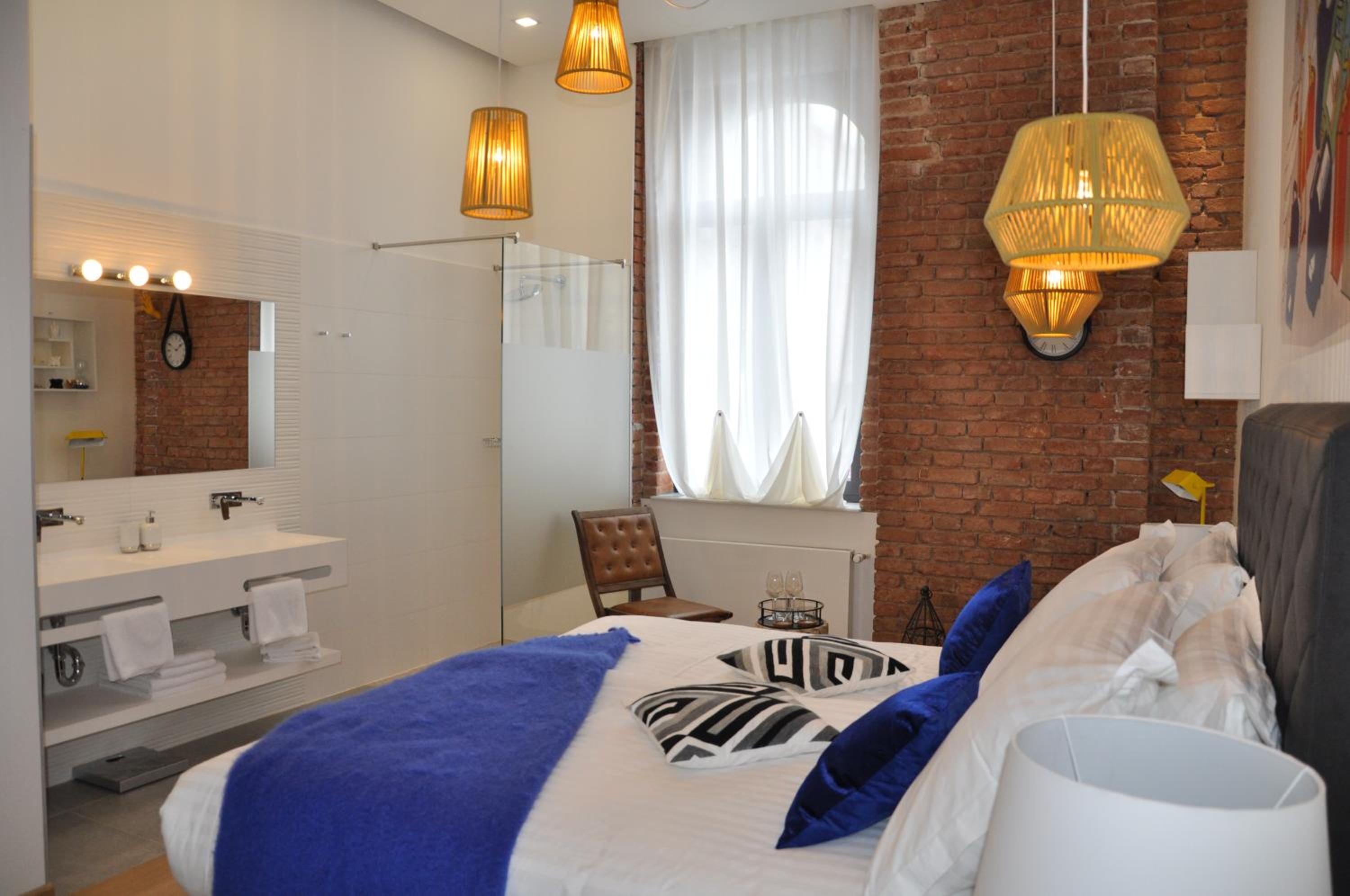 Deluxe Double Room - Photo 12